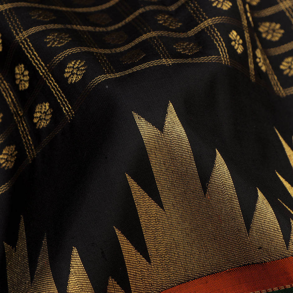 Kanakavalli Kanjivaram Silk Sari 20-040-HS001-00059 - Fabric View