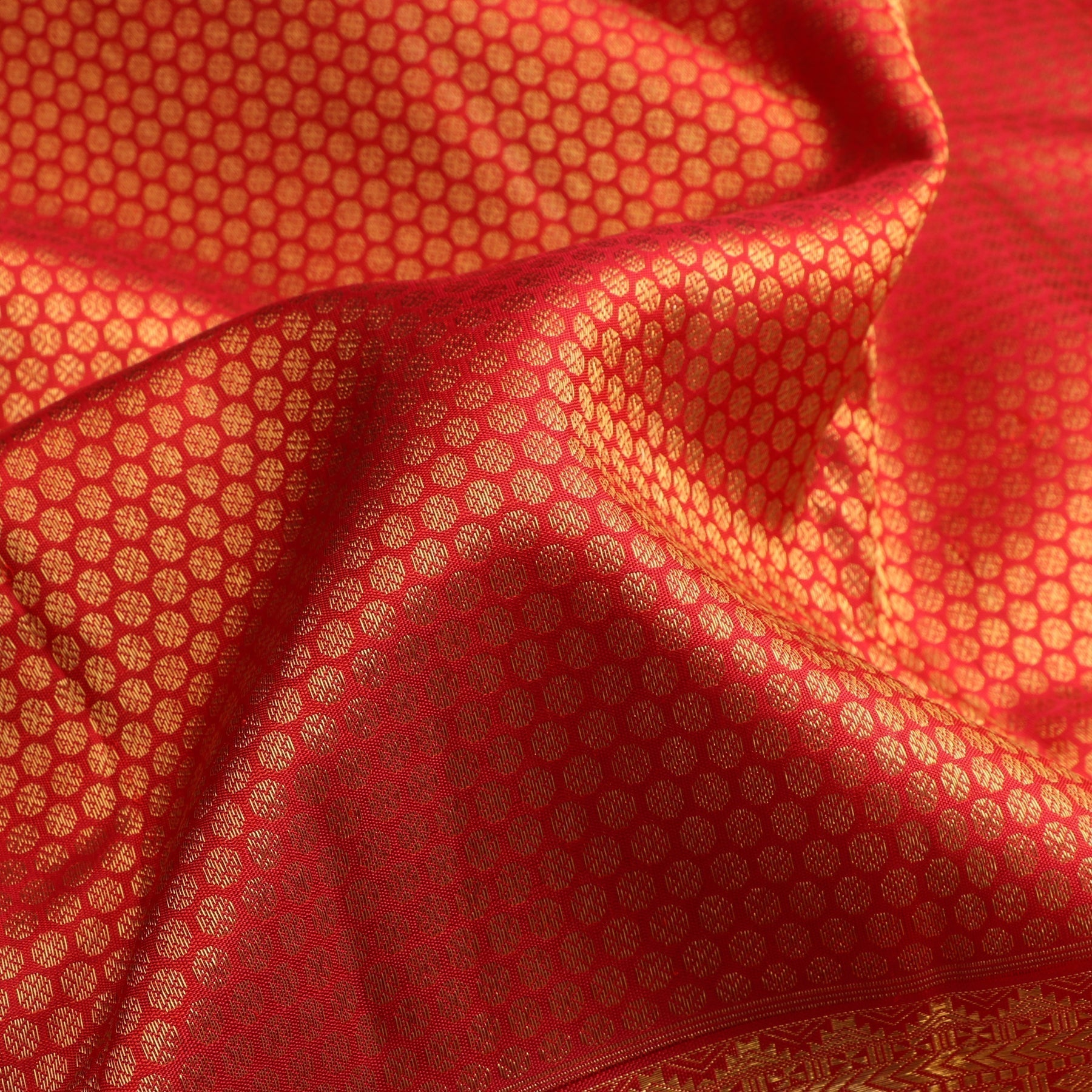 Kanakavalli Kanjivaram Silk Sari 21-100-HS001-00963 - Fabric View