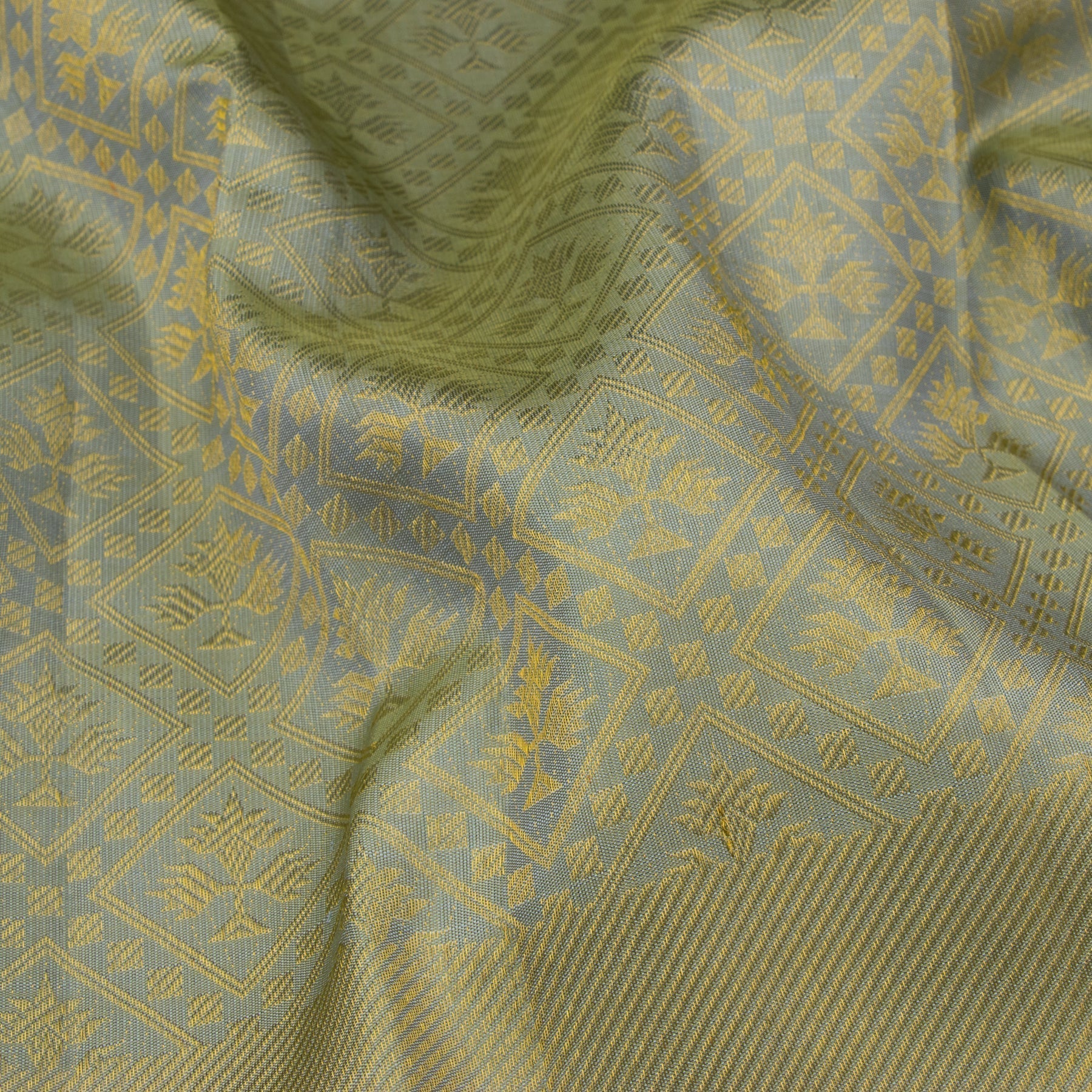 Kanakavalli Kanjivaram Silk Sari 21-110-HS001-08348 - Fabric View