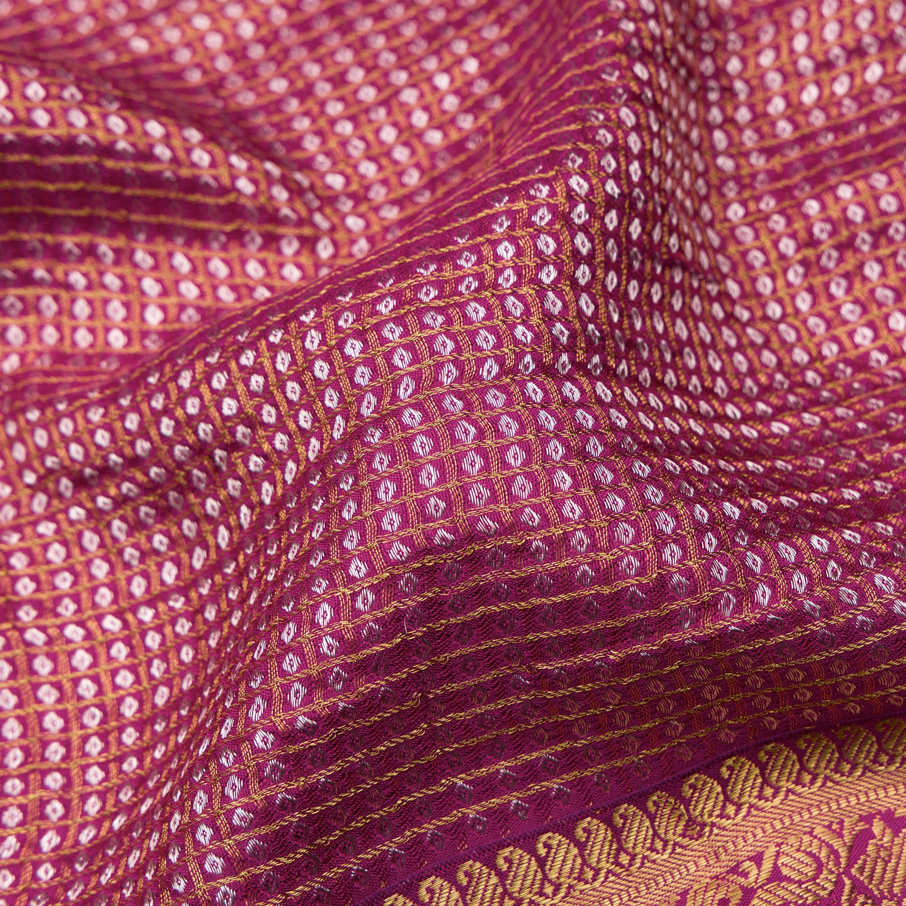 Kanakavalli Kanjivaram Silk Sari 20-110-HS001-01496 - Fabric View