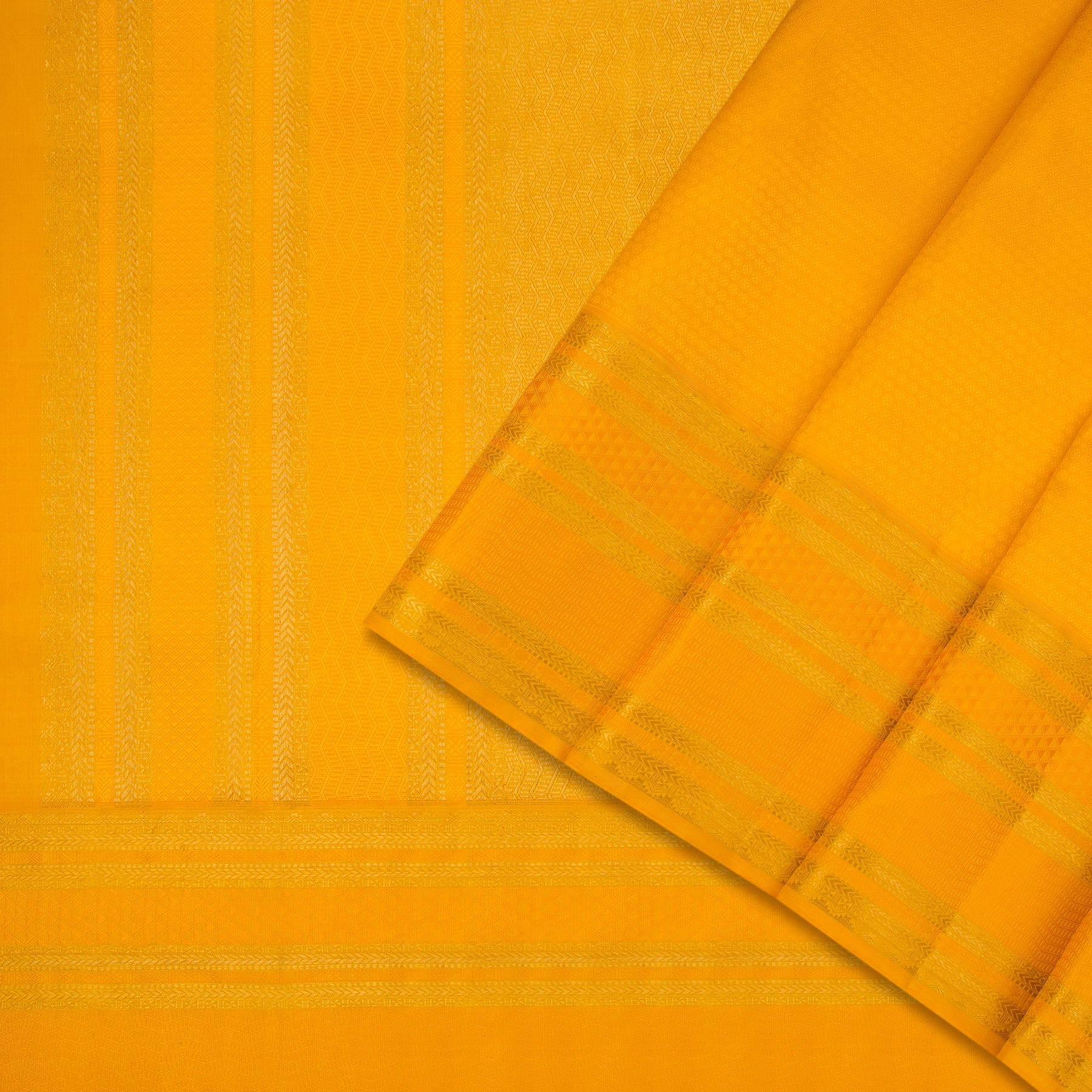Kanakavalli Kanjivaram Silk Sari 21-100-HS001-00850 - Cover View
