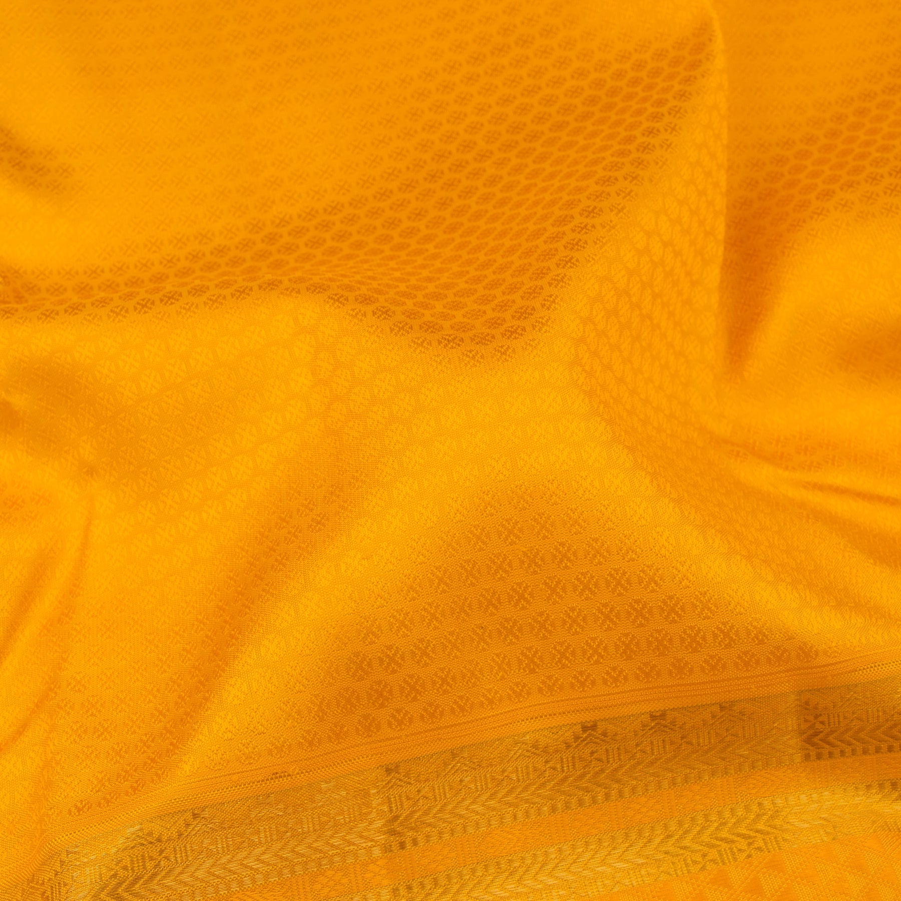 Kanakavalli Kanjivaram Silk Sari 21-100-HS001-00850 - Fabric View