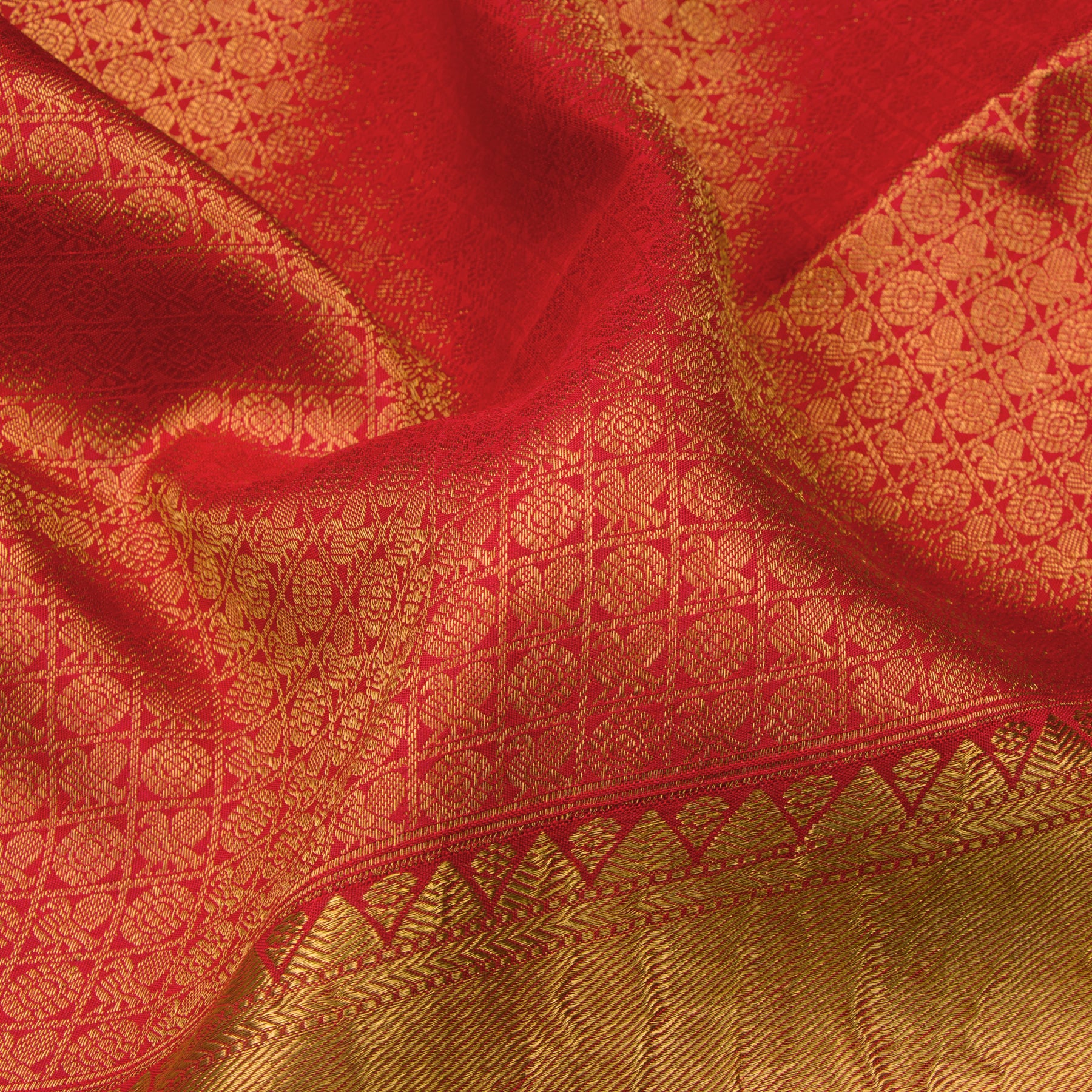 Kanakavalli Kanjivaram Silk Sari 21-110-HS001-03318 - Fabric View