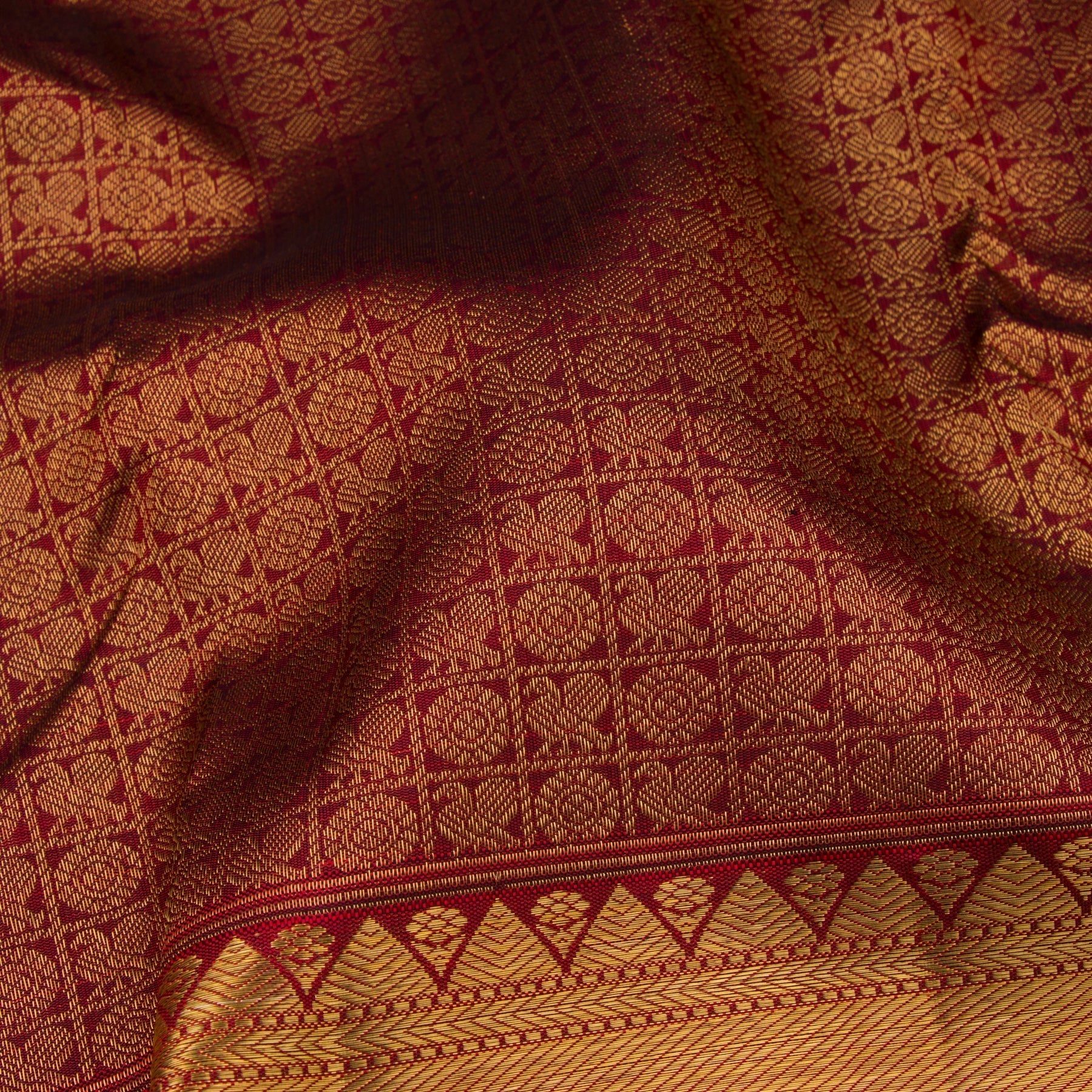 Kanakavalli Kanjivaram Silk Sari 21-110-HS001-08410 - Fabric View
