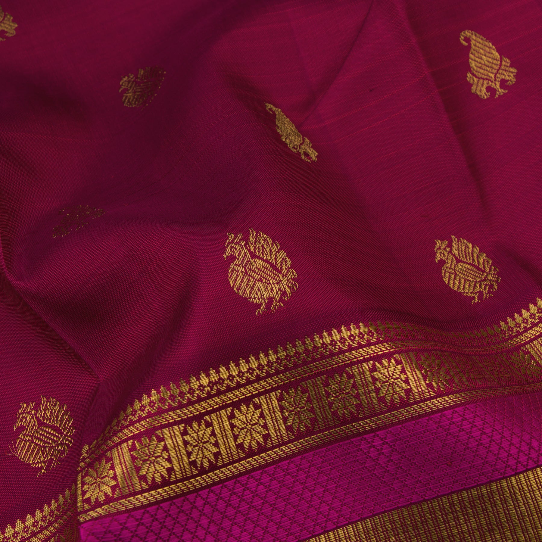 Kanakavalli Kanjivaram Silk Sari 21-110-HS001-09650 - Fabric View