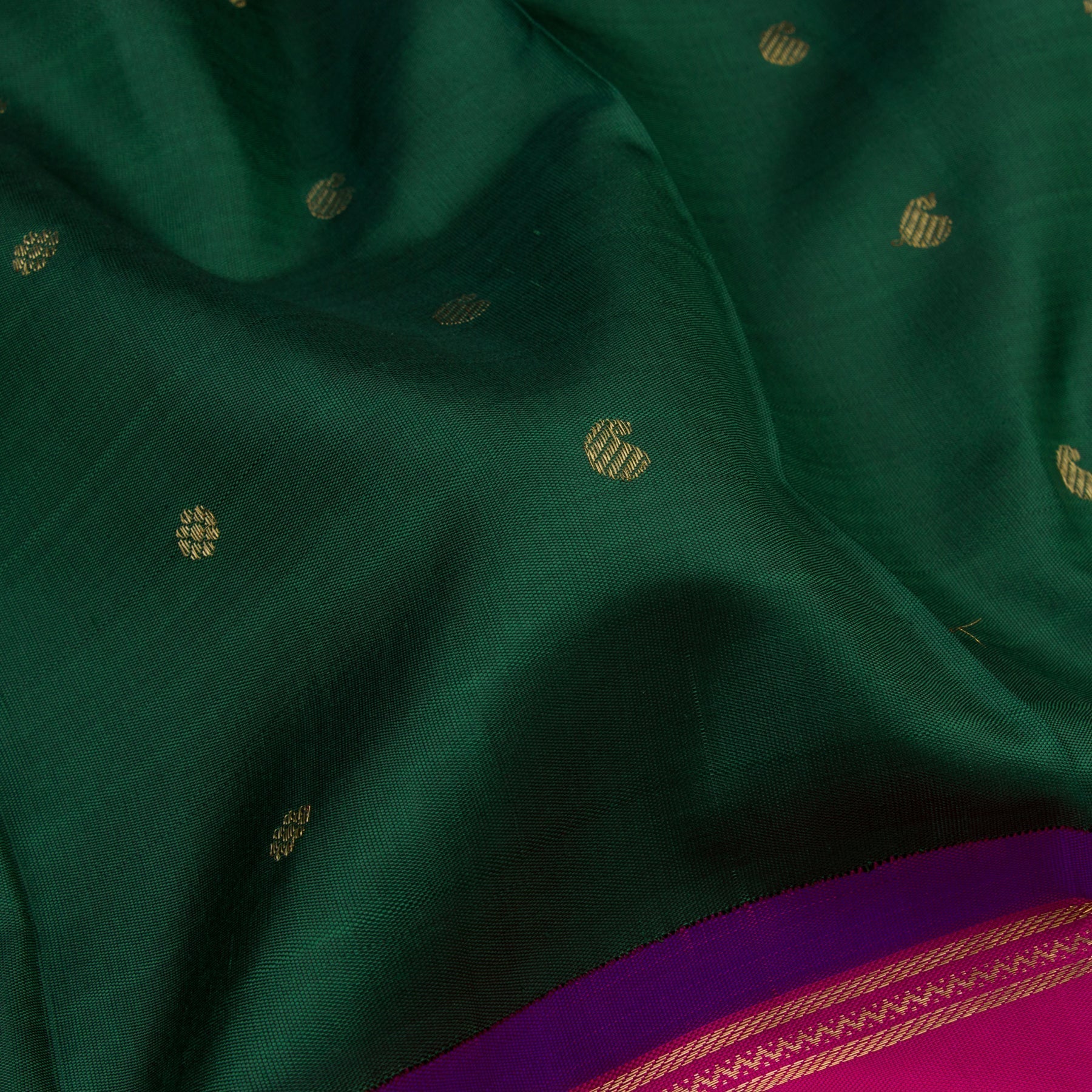 Kanakavalli Kanjivaram Silk Sari 21-595-HS001-06268 - Fabric View
