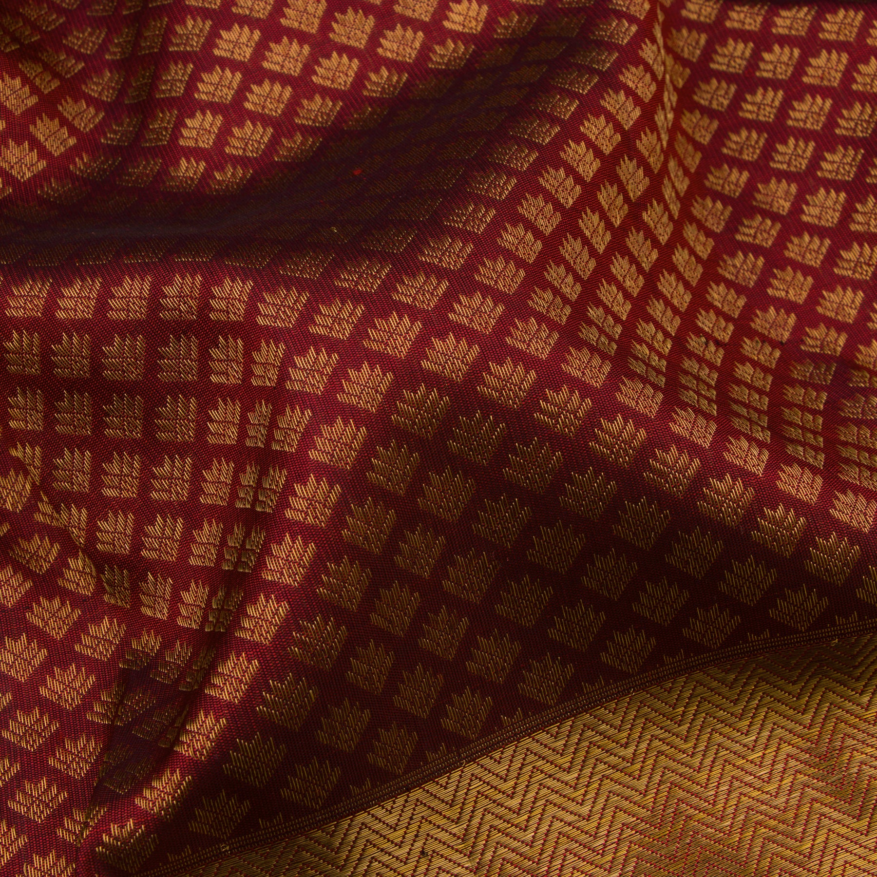 Kanakavalli Kanjivaram Silk Sari 21-599-HS001-07498 - Fabric View