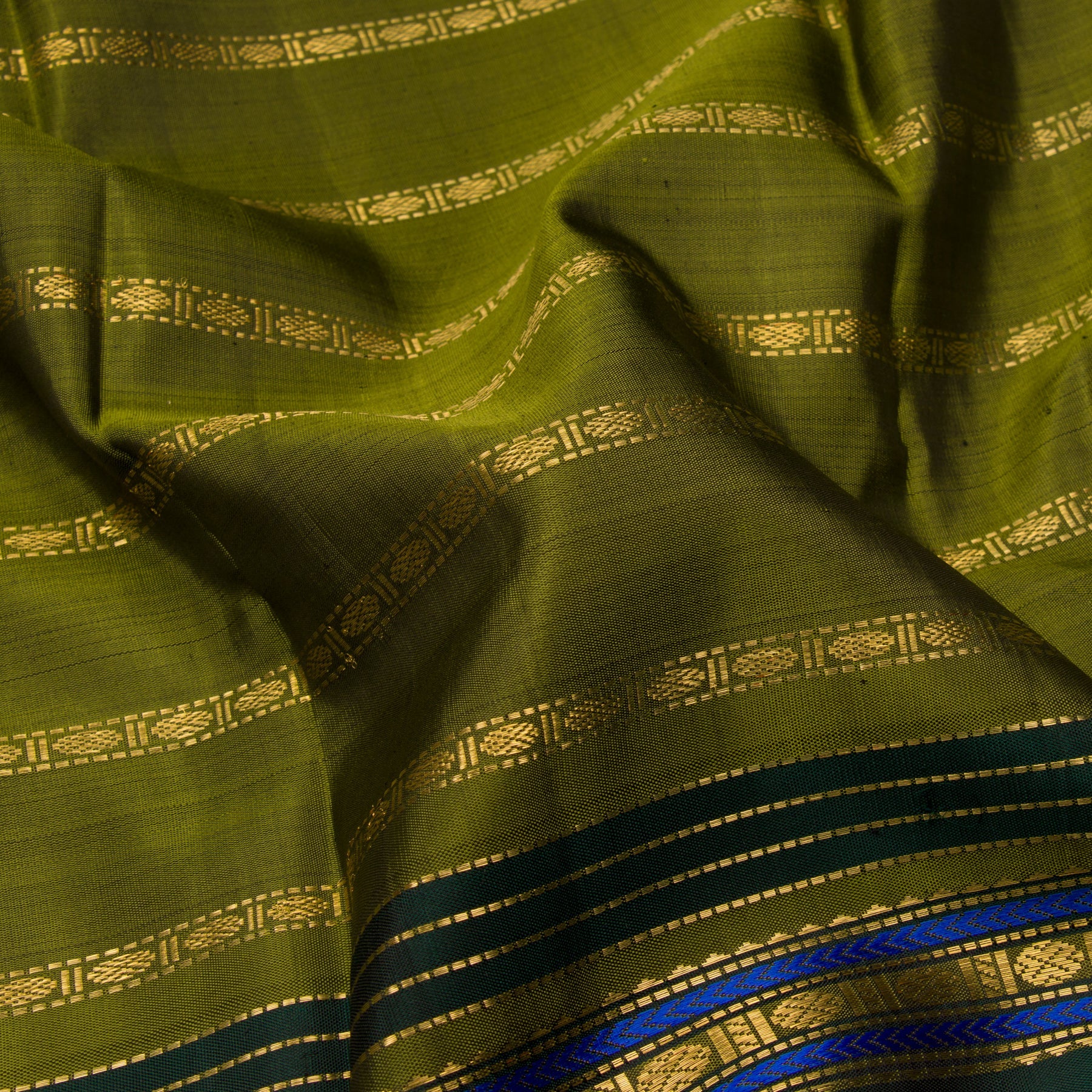Kanakavalli Kanjivaram Silk Sari 22-040-HS001-02377 - Fabric View