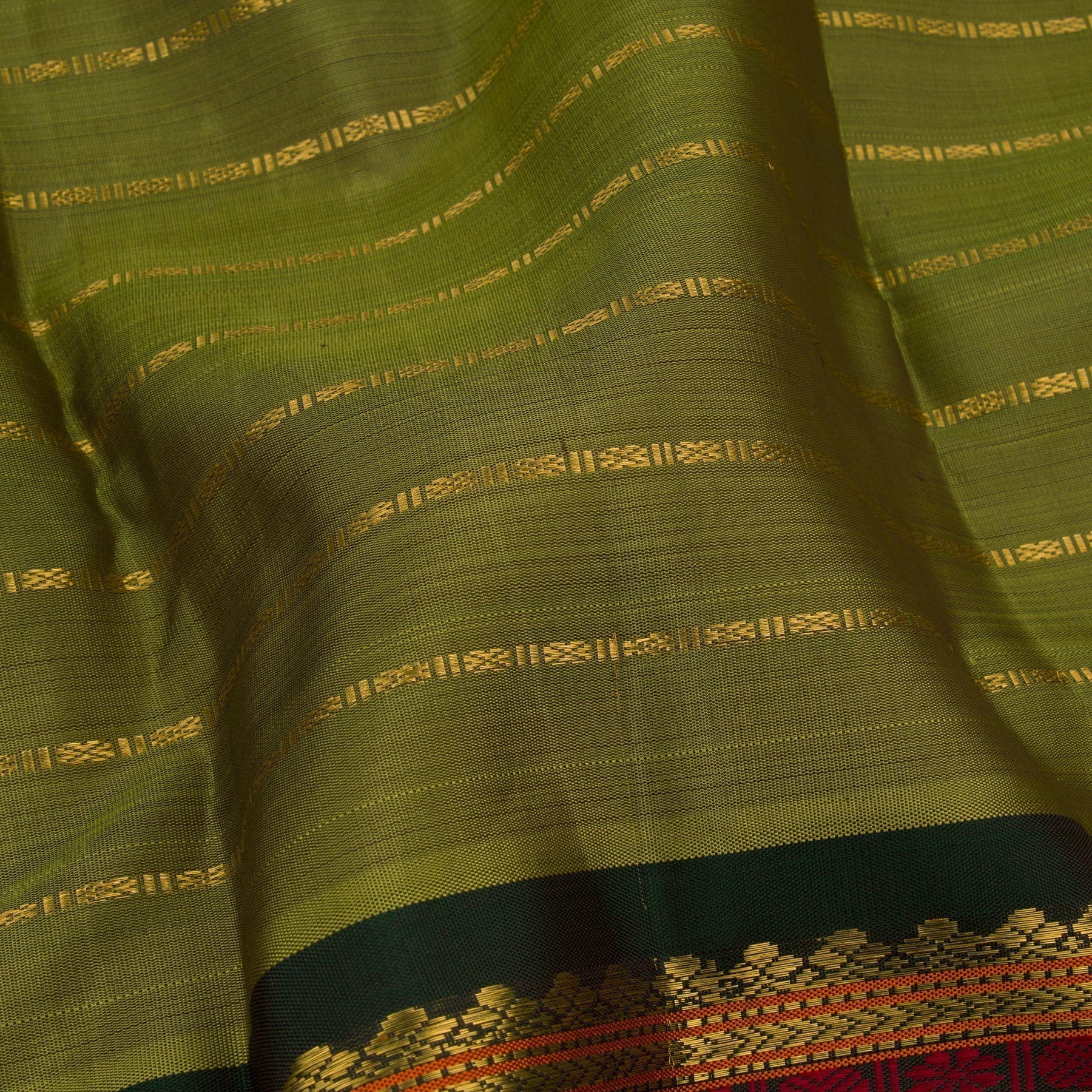 Kanakavalli Kanjivaram Silk Sari 22-040-HS001-03491 - Fabric View