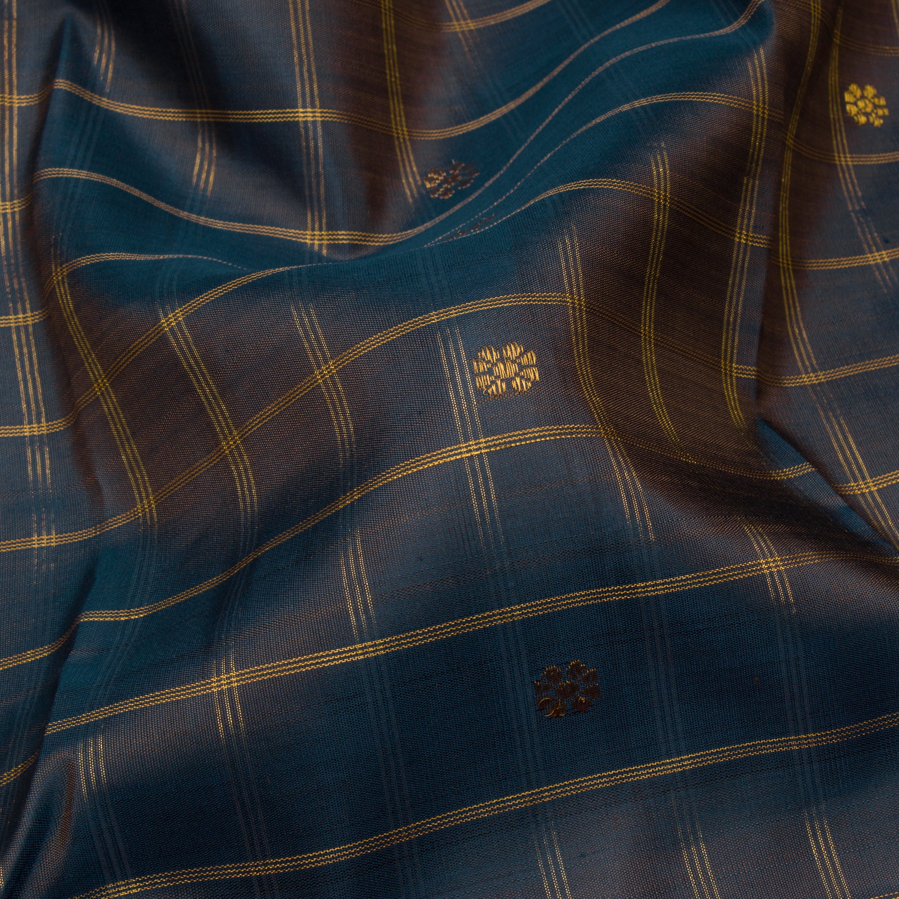 Kanakavalli Kanjivaram Silk Sari 22-040-HS001-09044 - Fabric View