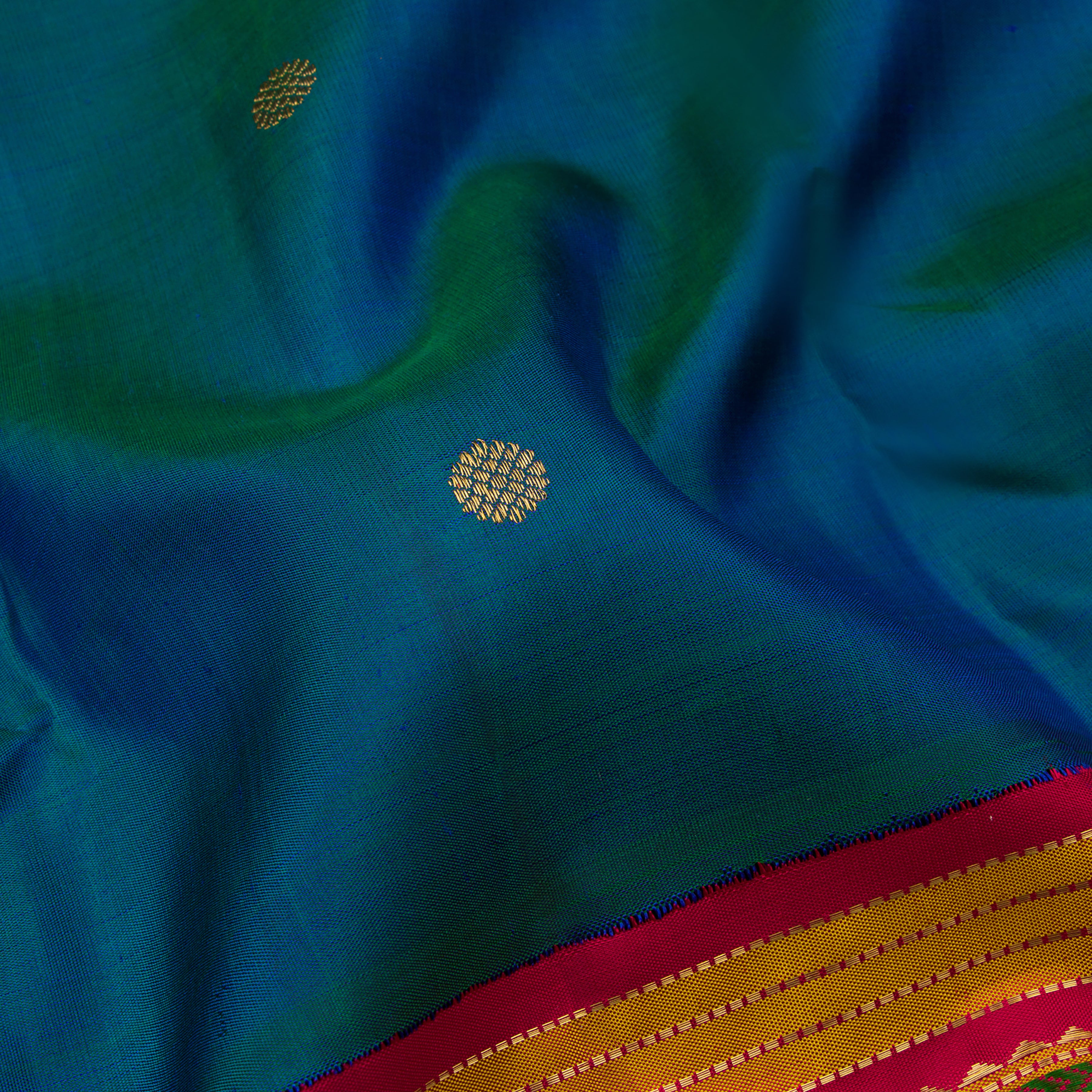 Kanakavalli Kanjivaram Silk Sari 22-040-HS001-12922 - Fabric View