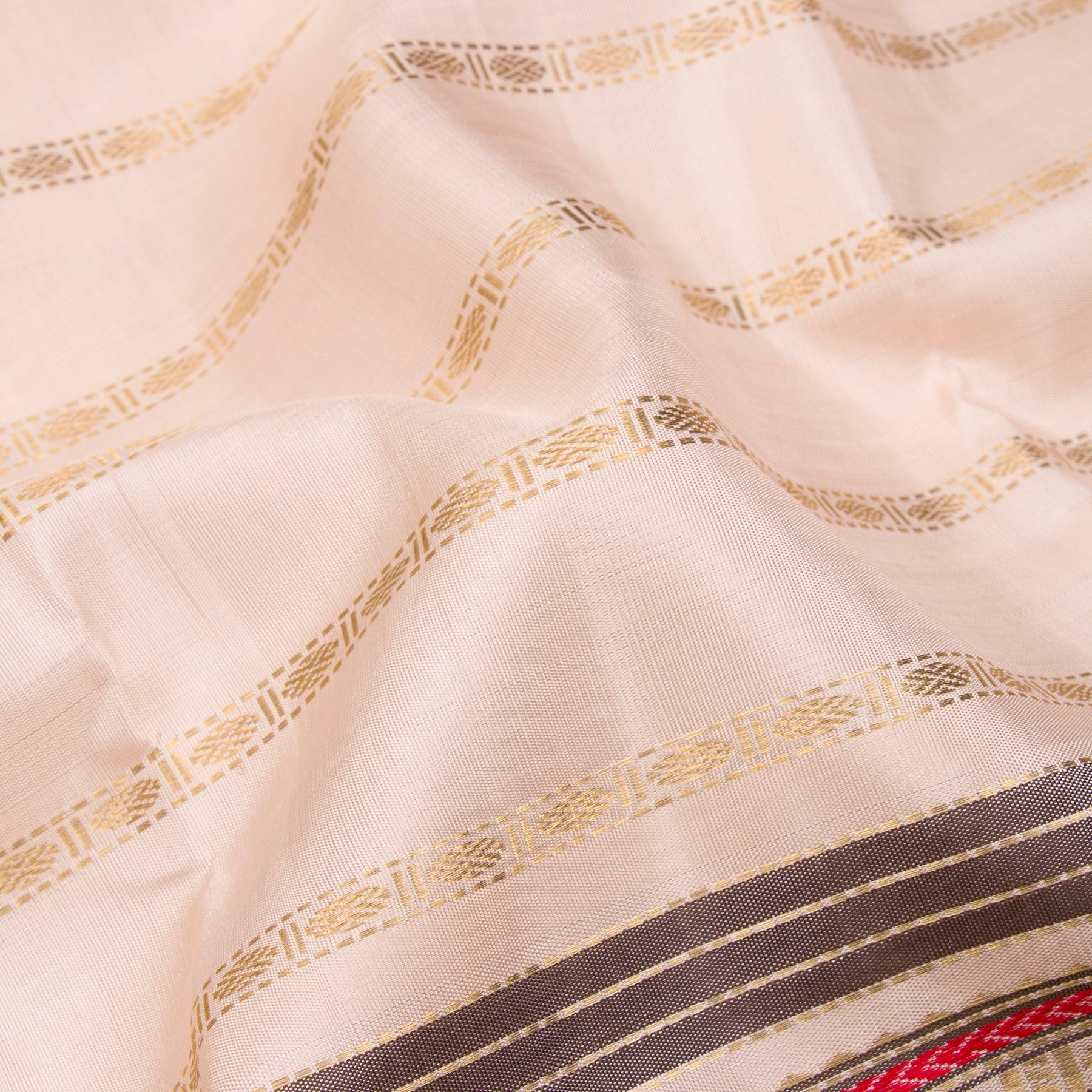 Kanakavalli Kanjivaram Silk Sari 22-040-HS001-15018 - Fabric View