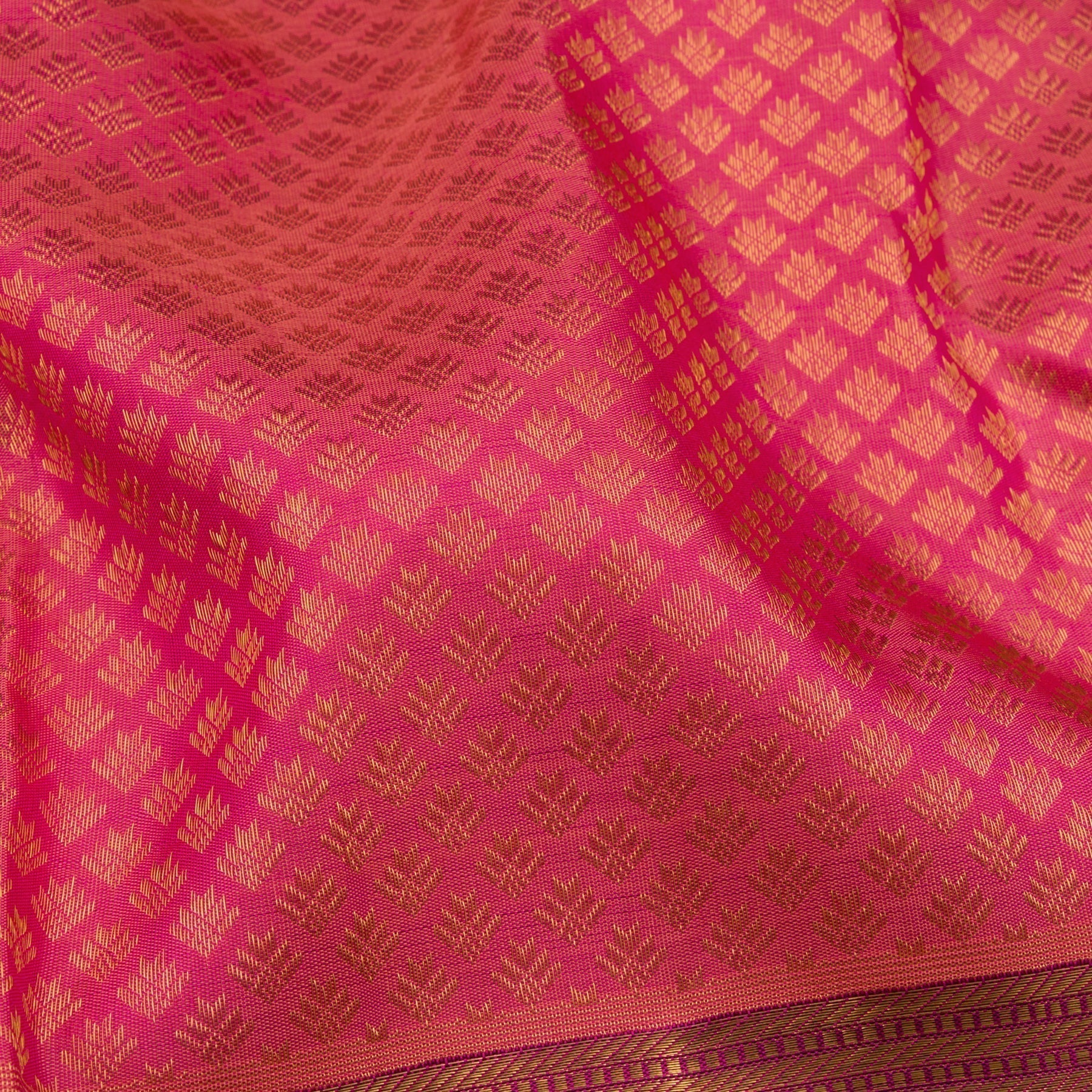 Kanakavalli Kanjivaram Silk Sari 22-060-HS001-00150 - Fabric View