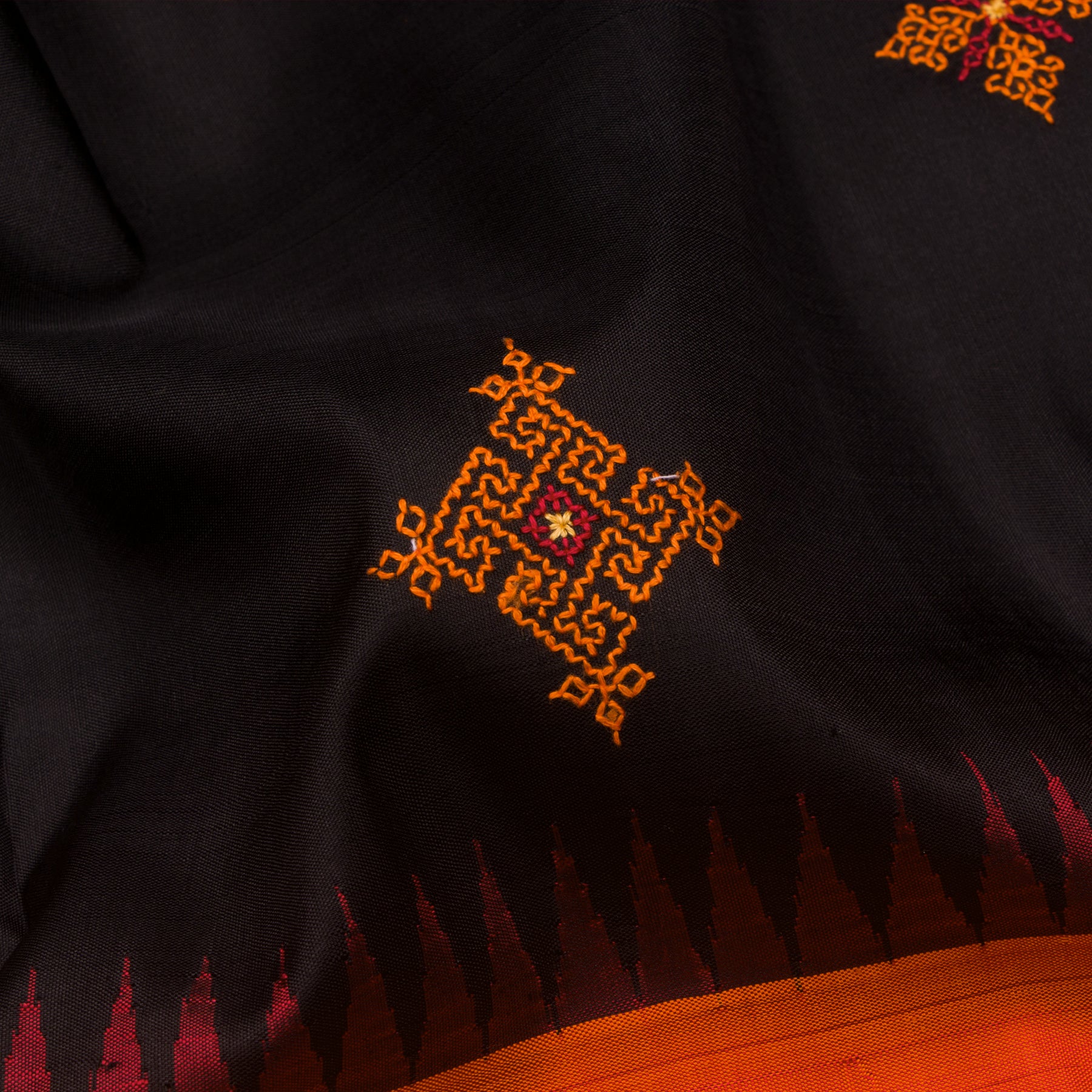 Kanakavalli Kanjivaram Silk Sari 22-100-HS001-11755 - Fabric View
