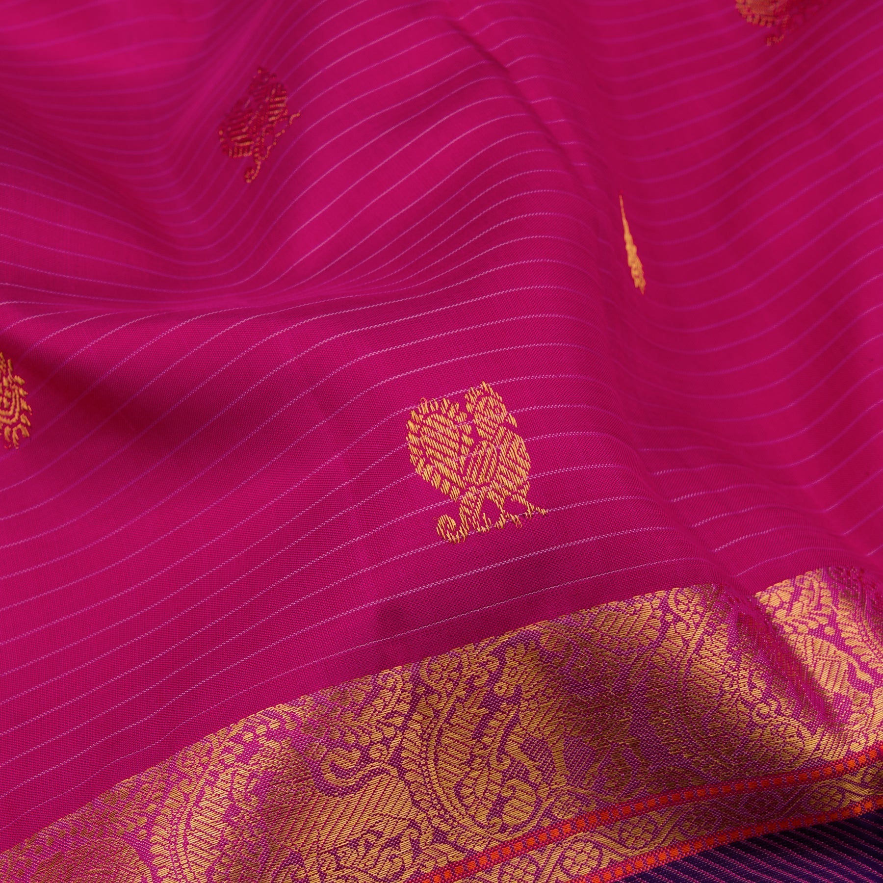 Kanakavalli Kanjivaram Silk Sari 22-100-HS001-11880 - Fabric View