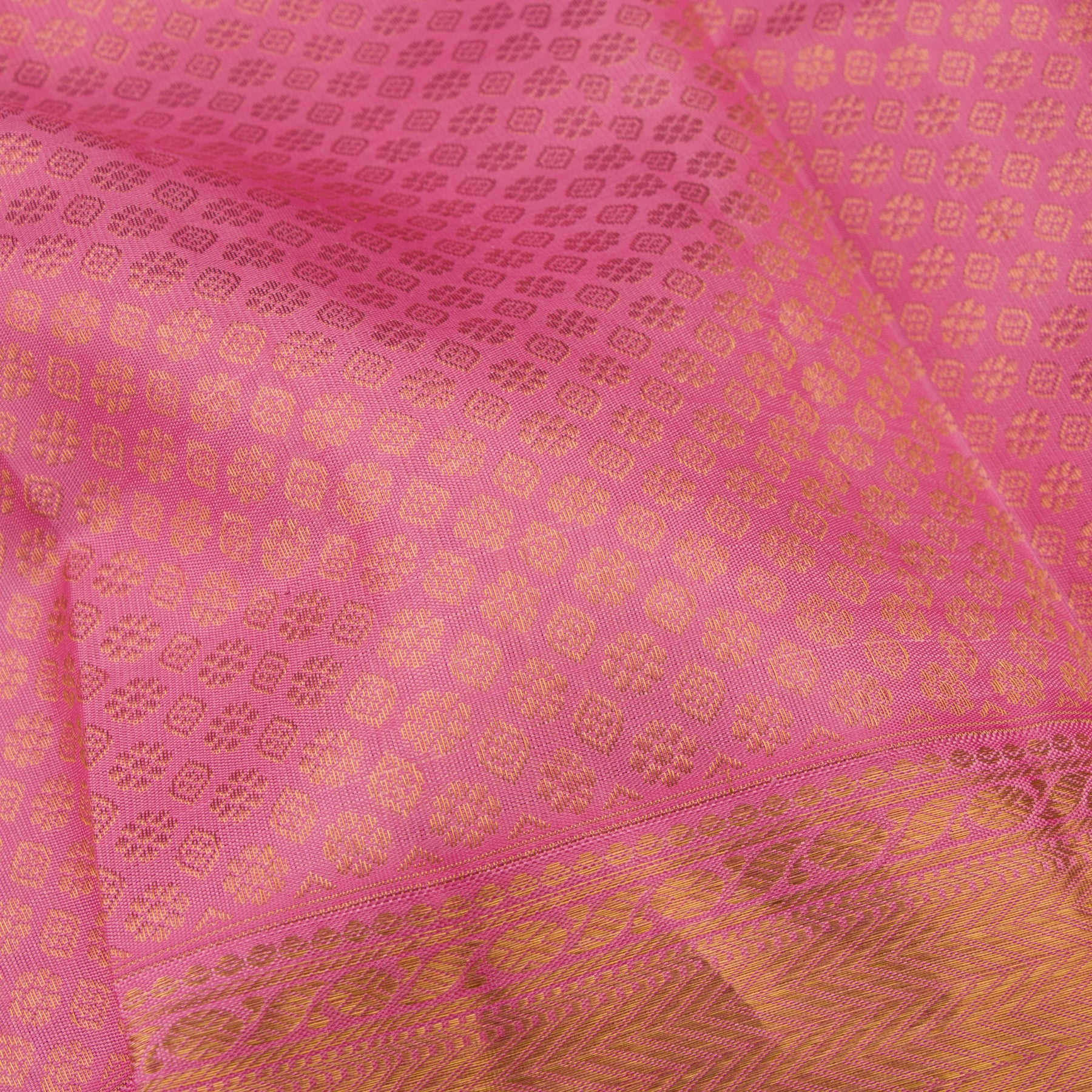 Kanakavalli Kanjivaram Silk Sari 22-110-HS001-08508 - Fabric View