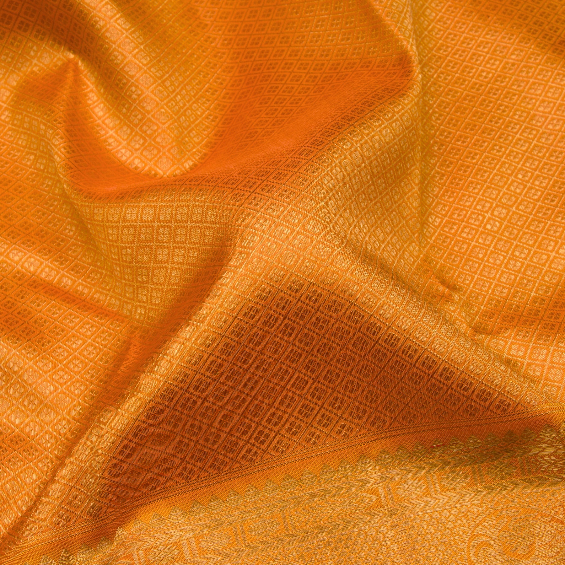 Kanakavalli Kanjivaram Silk Sari 22-110-HS001-08557 - Fabric View