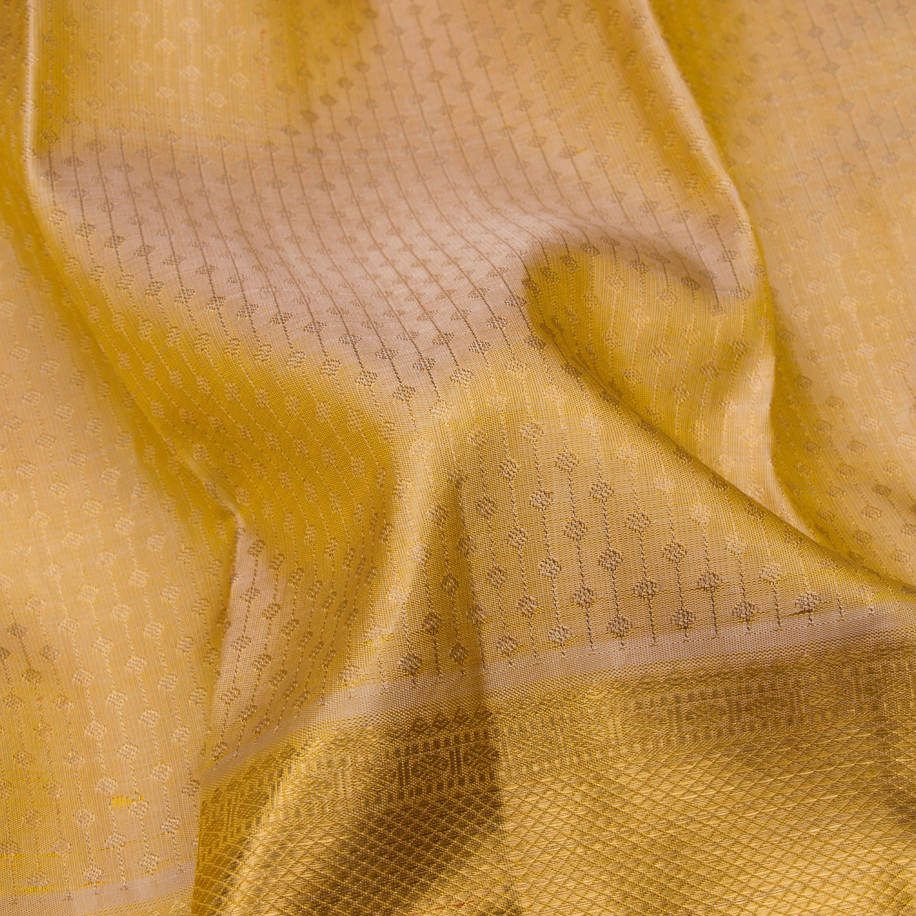 Kanakavalli Kanjivaram Silk Sari 22-110-HS001-08575 - Fabric View