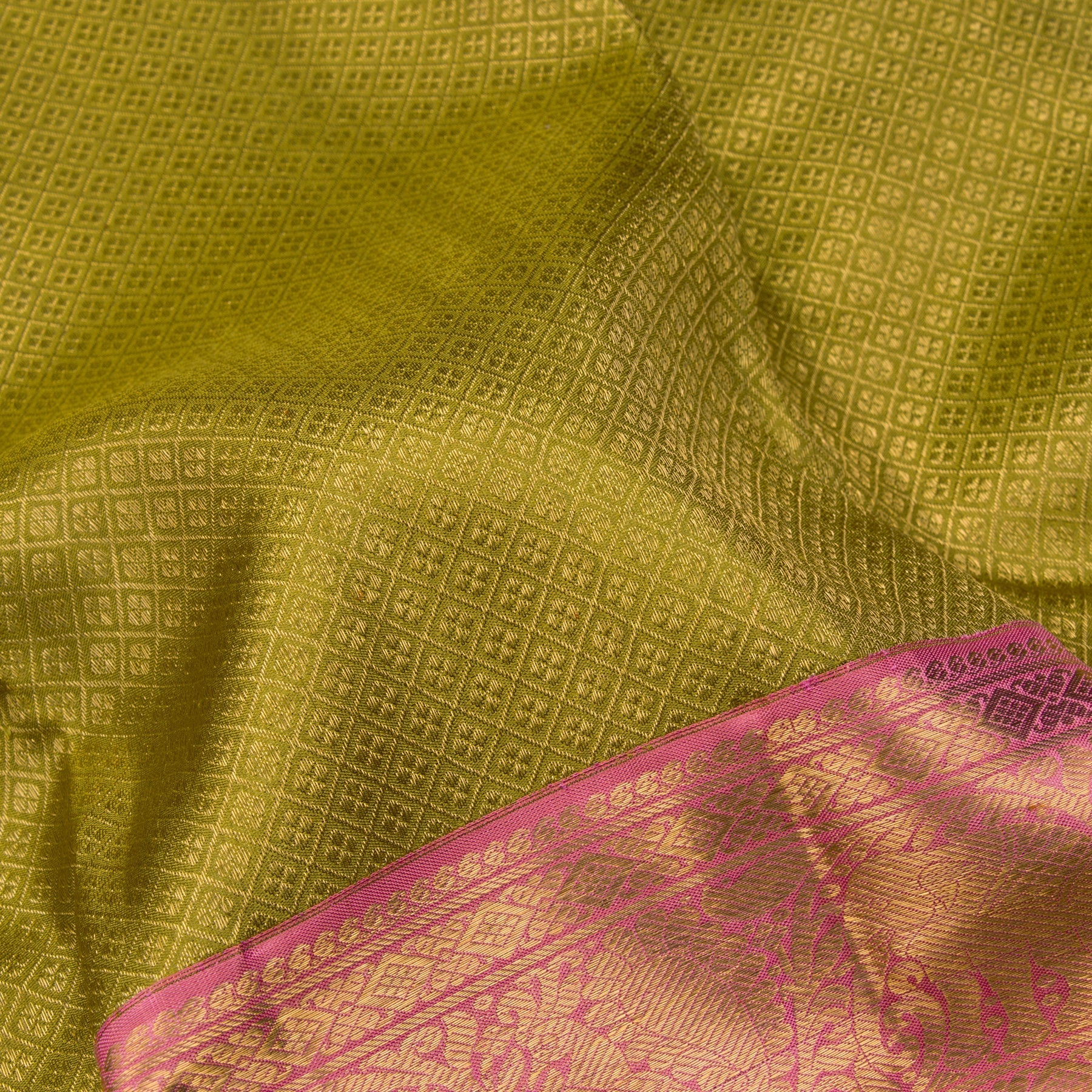 Kanakavalli Kanjivaram Silk Sari 22-110-HS001-14748 - Fabric View