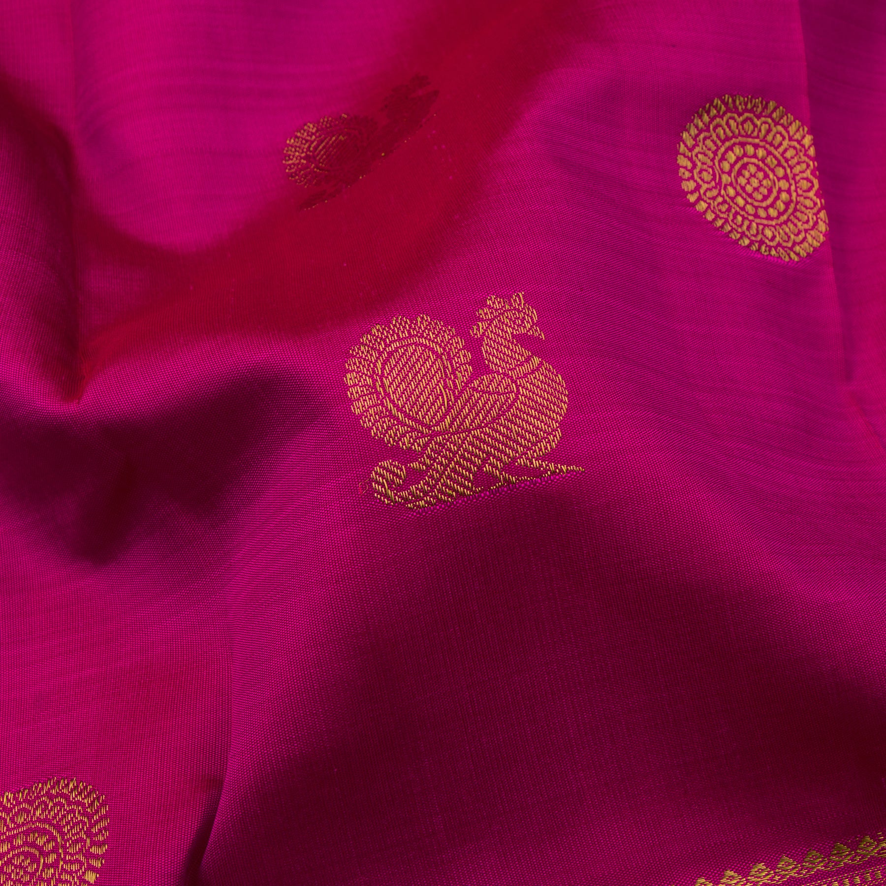 Kanakavalli Kanjivaram Silk Sari 22-595-HS001-12418 - Fabric View