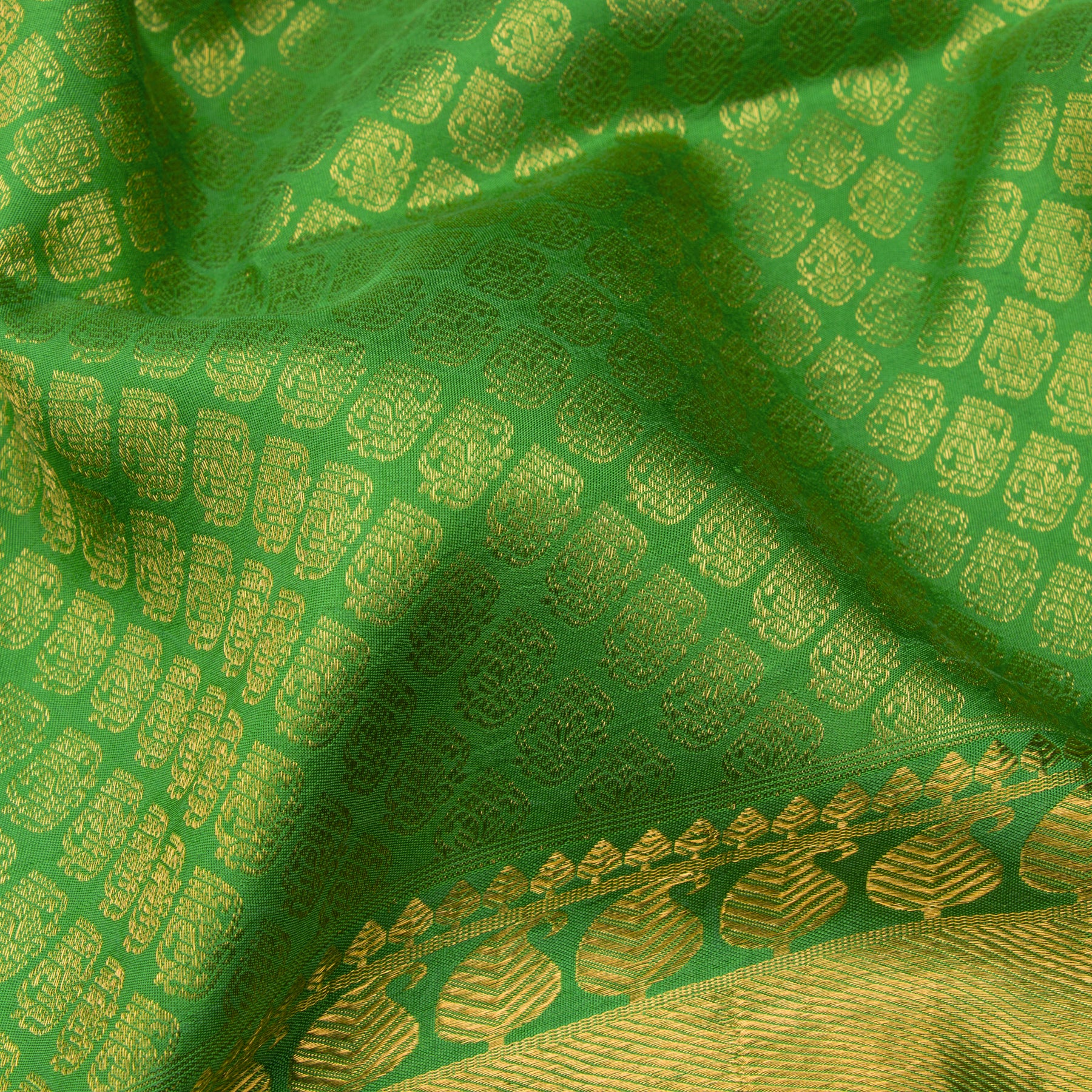 Kanakavalli Kanjivaram Silk Sari 22-599-HS001-11188 - Fabric View