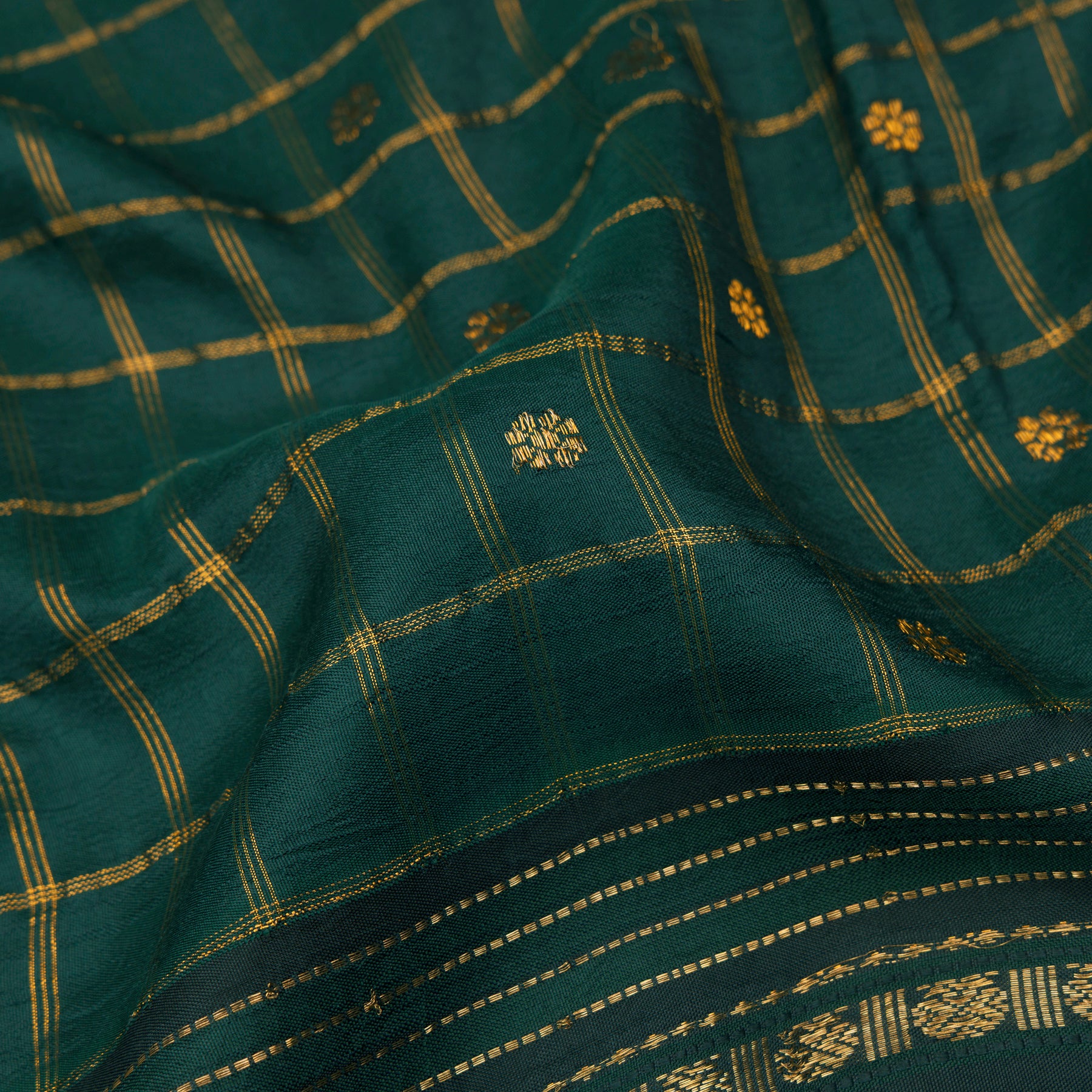 Kanakavalli Kanjivaram Silk Sari 23-040-HS001-00848 - Fabric View
