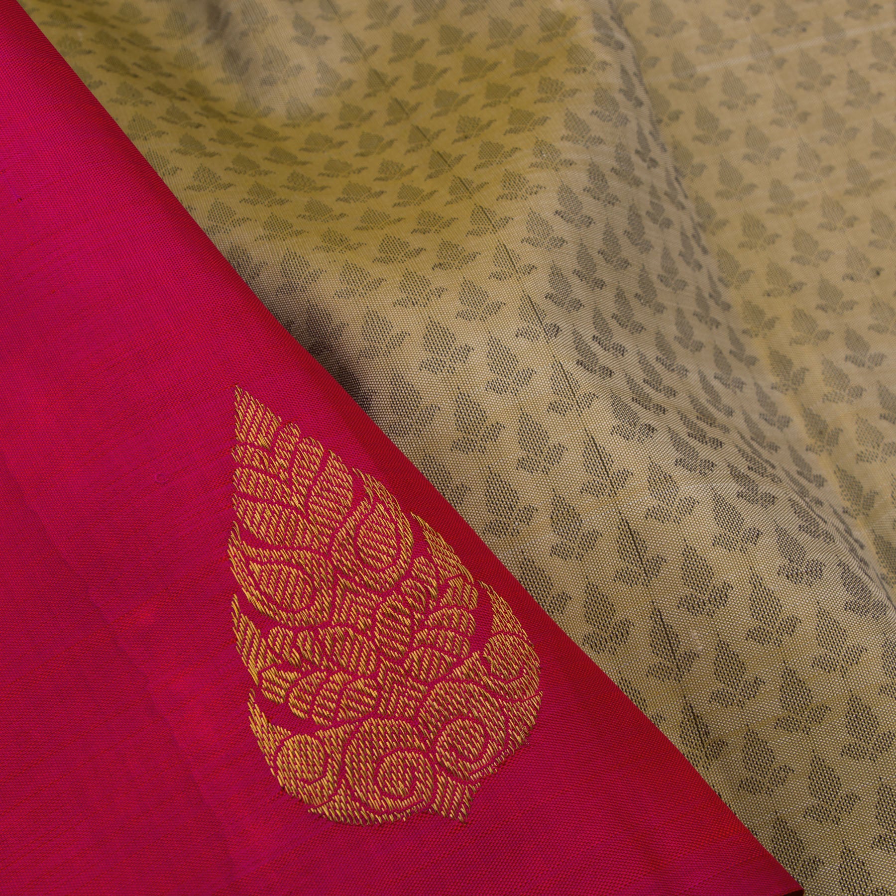 Kanakavalli Kanjivaram Silk Sari 23-092-HS001-00090 - Fabric View