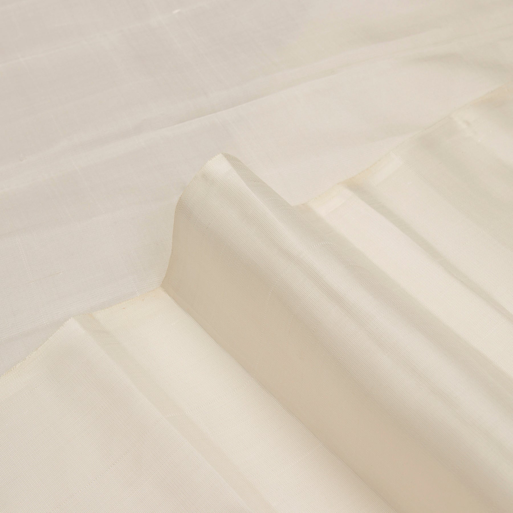 Kanakavalli Kanjivaram Silk Fabric Length 23-110-HF001-11763 - Profile View
