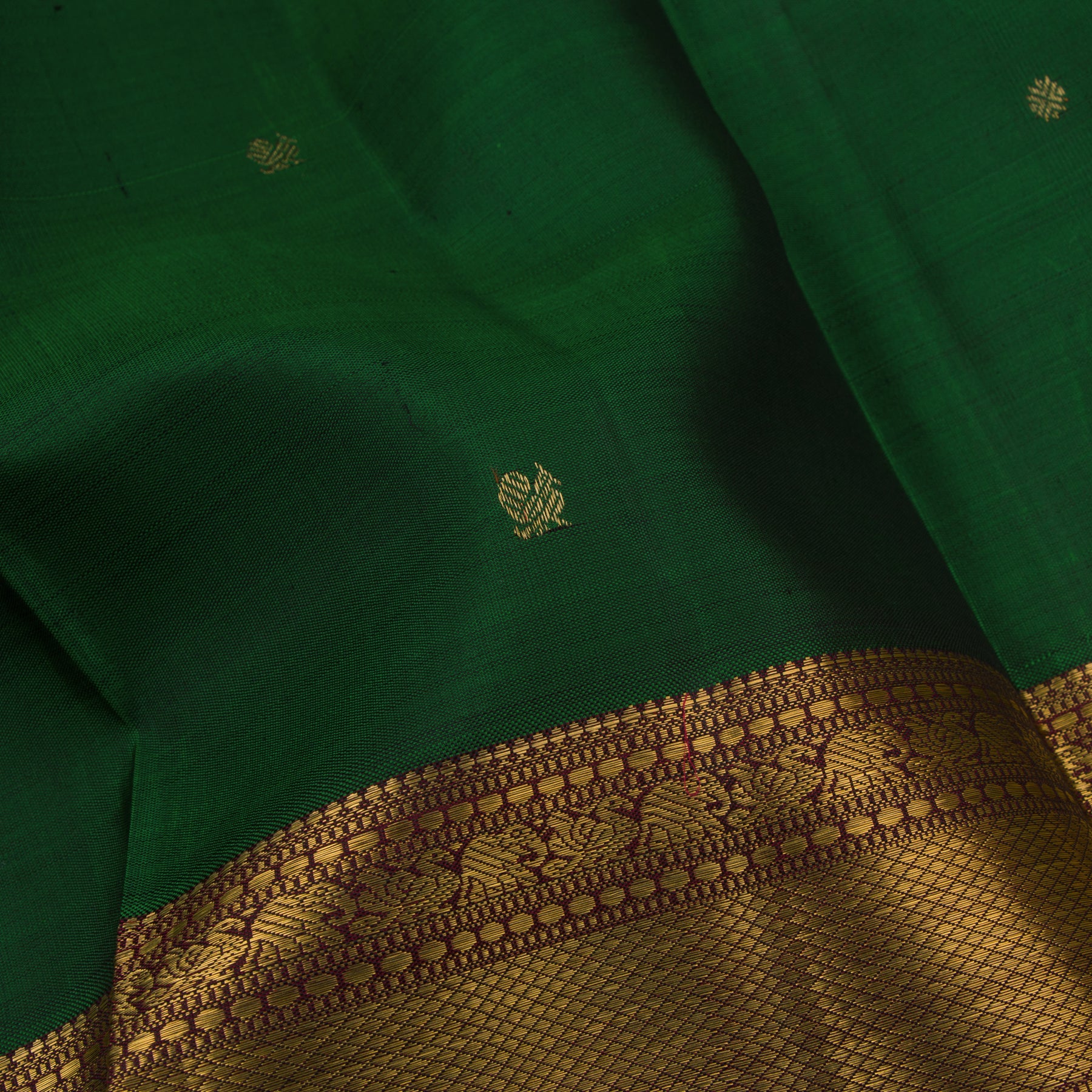 Kanakavalli Kanjivaram Silk Sari 23-110-HS001-01027 - Fabric View
