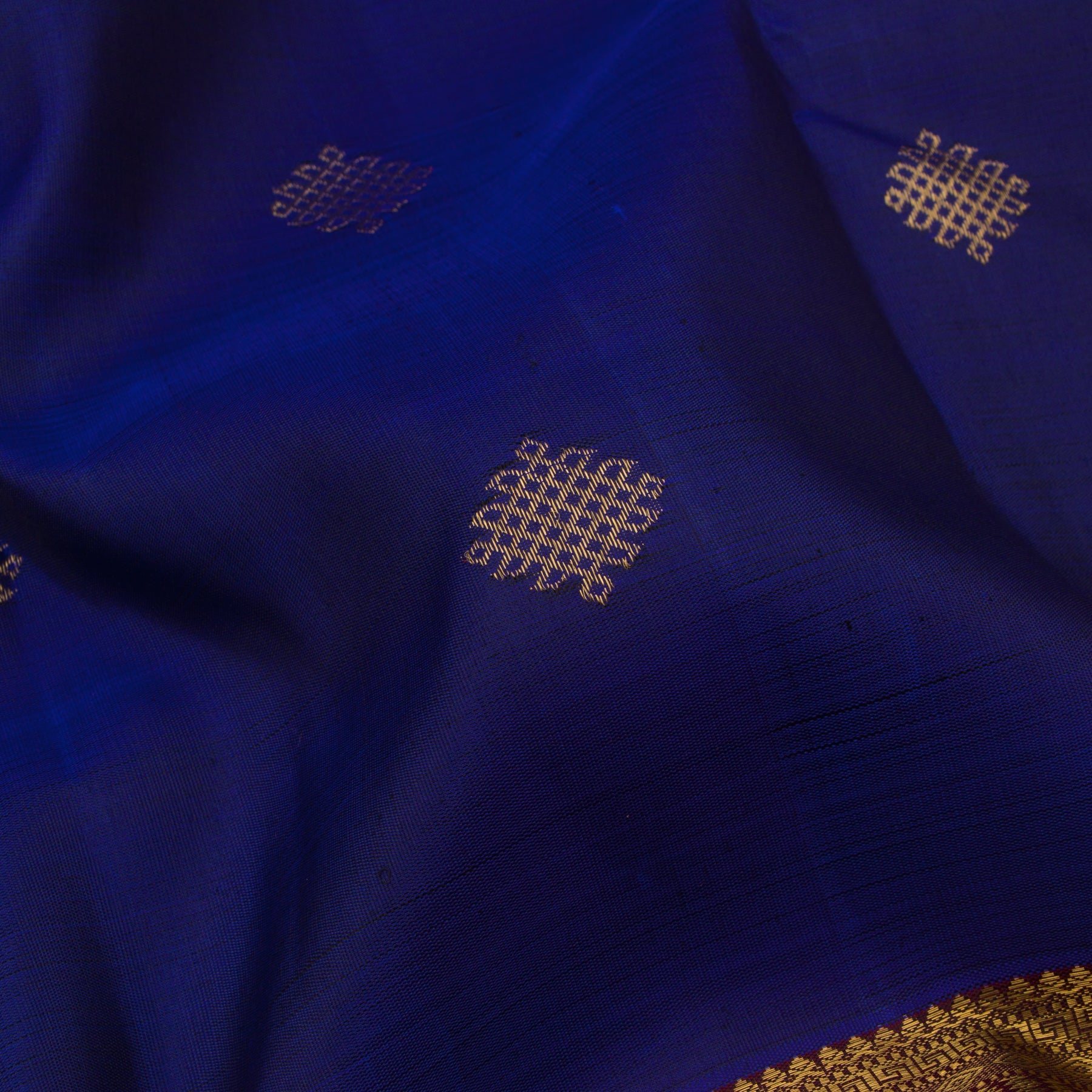 Kanakavalli Kanjivaram Silk Sari 23-110-HS001-03044 - Fabric View