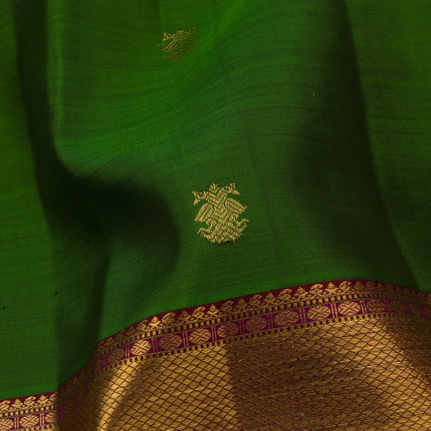 Kanakavalli Kanjivaram Silk Sari 23-110-HS001-03053 - Fabric View