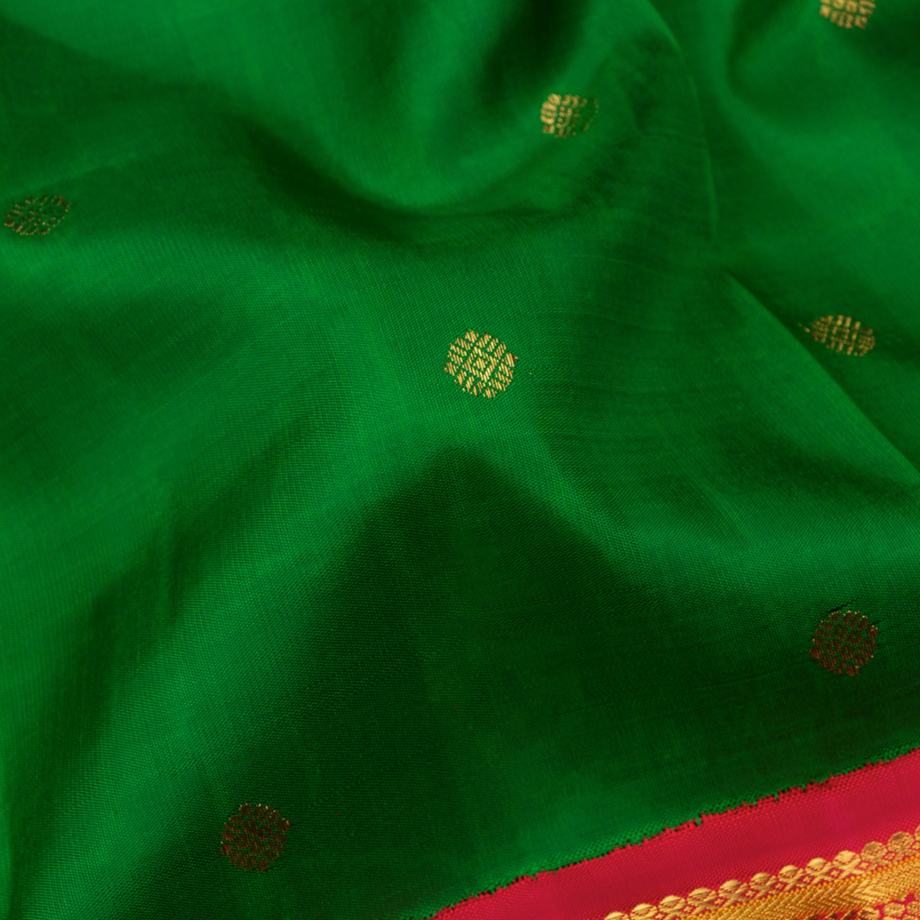 Kanakavalli Kanjivaram Silk Sari 23-110-HS001-08290 - Fabric View