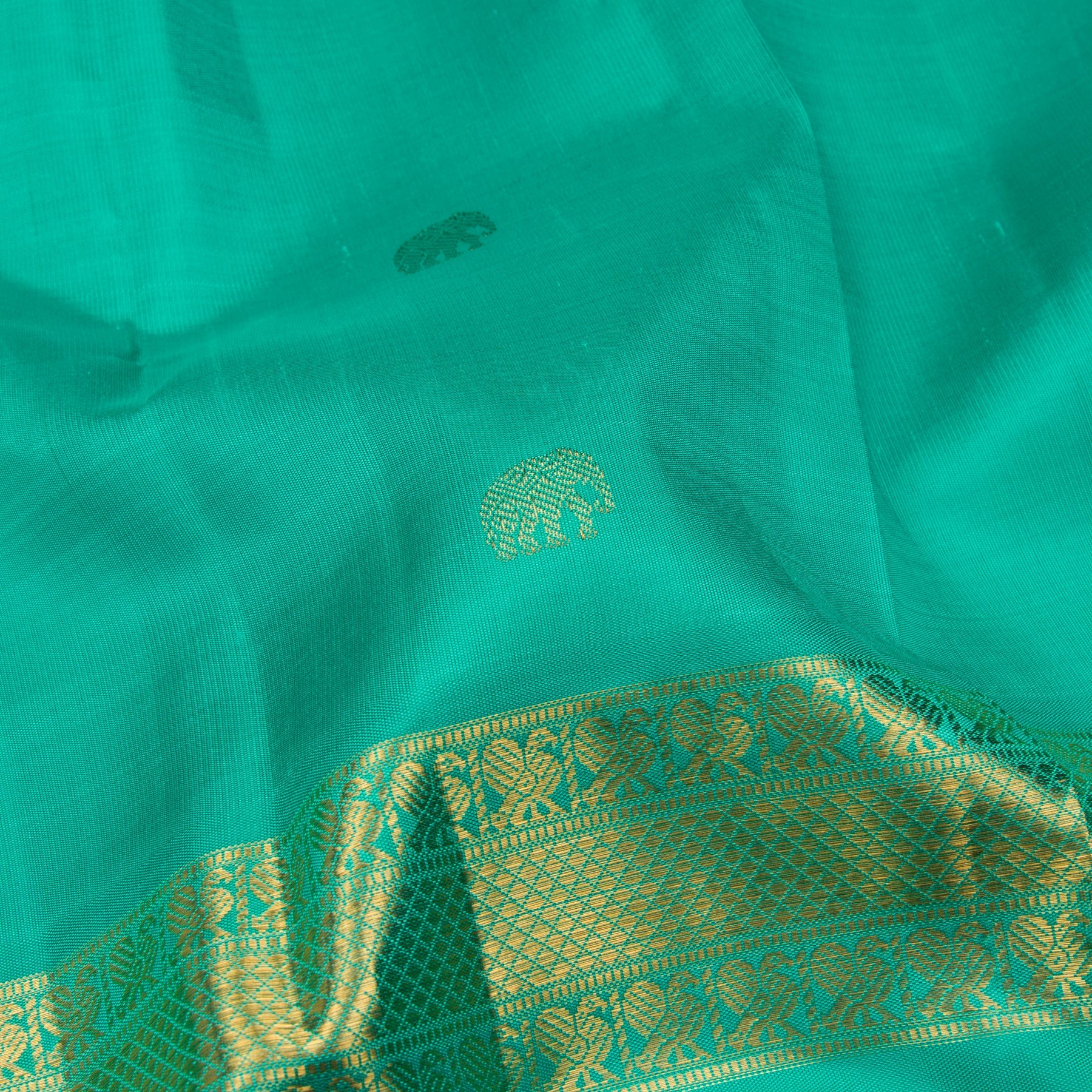 Kanakavalli Kanjivaram Silk Sari 23-110-HS001-09942 - Fabric View