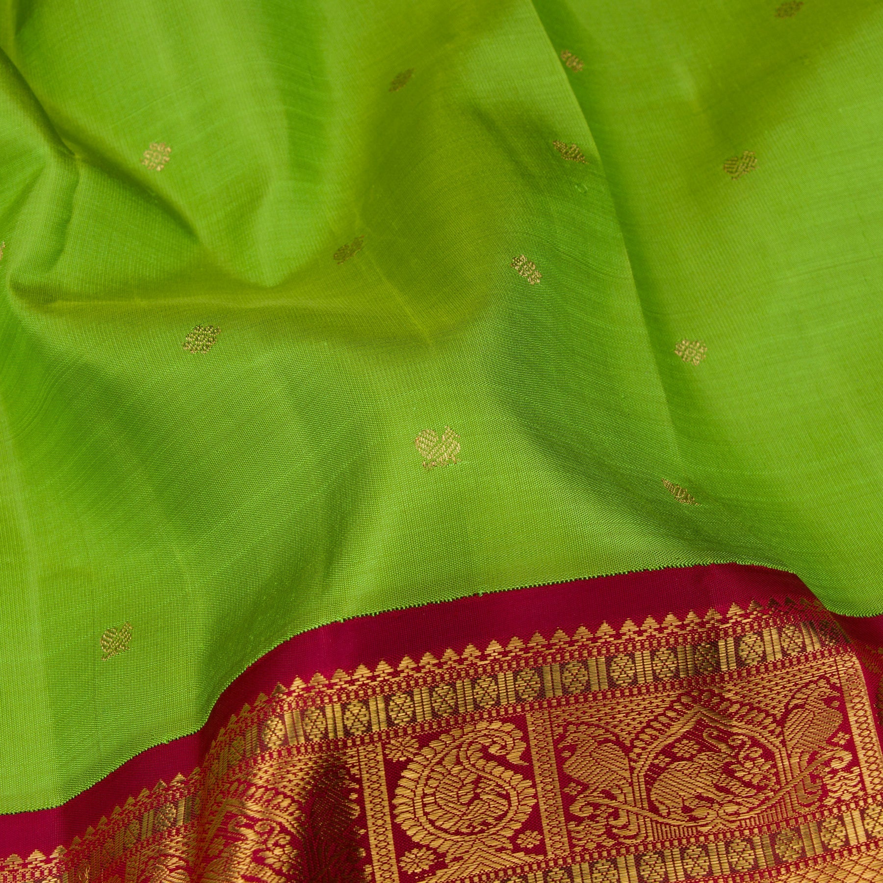 Kanakavalli Kanjivaram Silk Sari 23-110-HS001-09952 - Fabric View