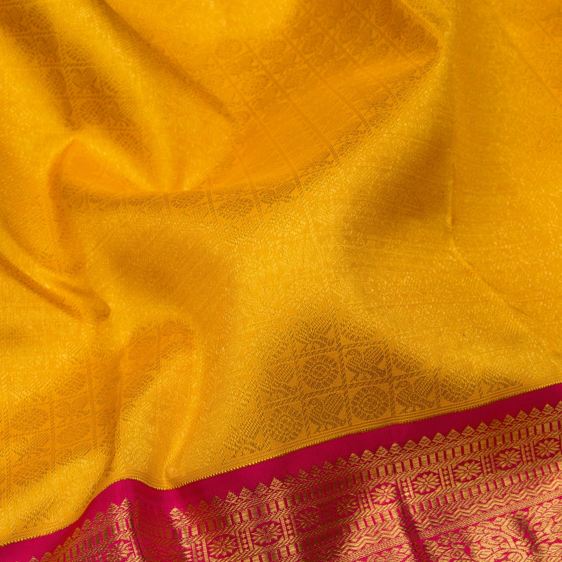 Kanakavalli Kanjivaram Silk Sari 23-110-HS001-10395 - Fabric View