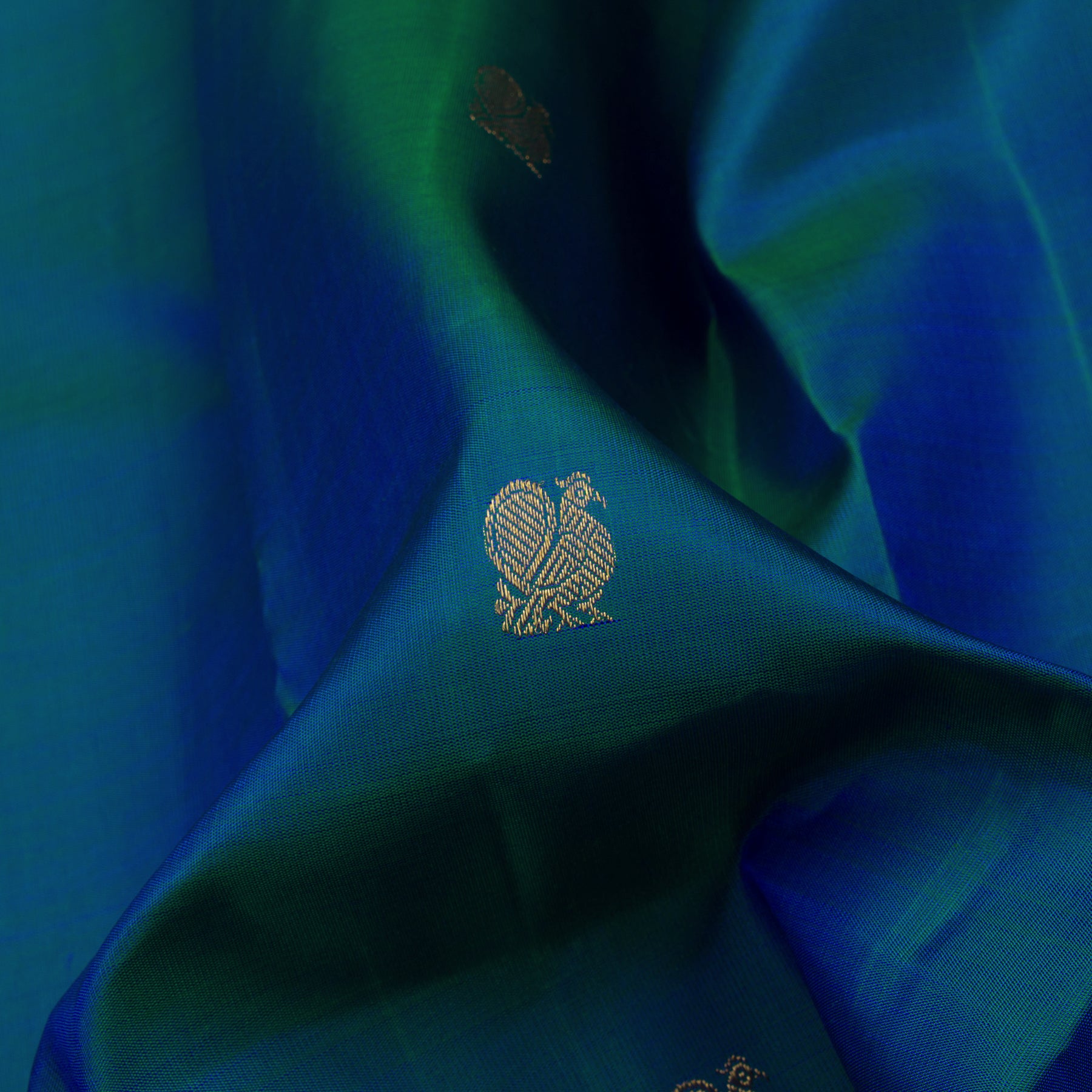 Kanakavalli Kanjivaram Silk Sari 23-110-HS001-13538 - Fabric View