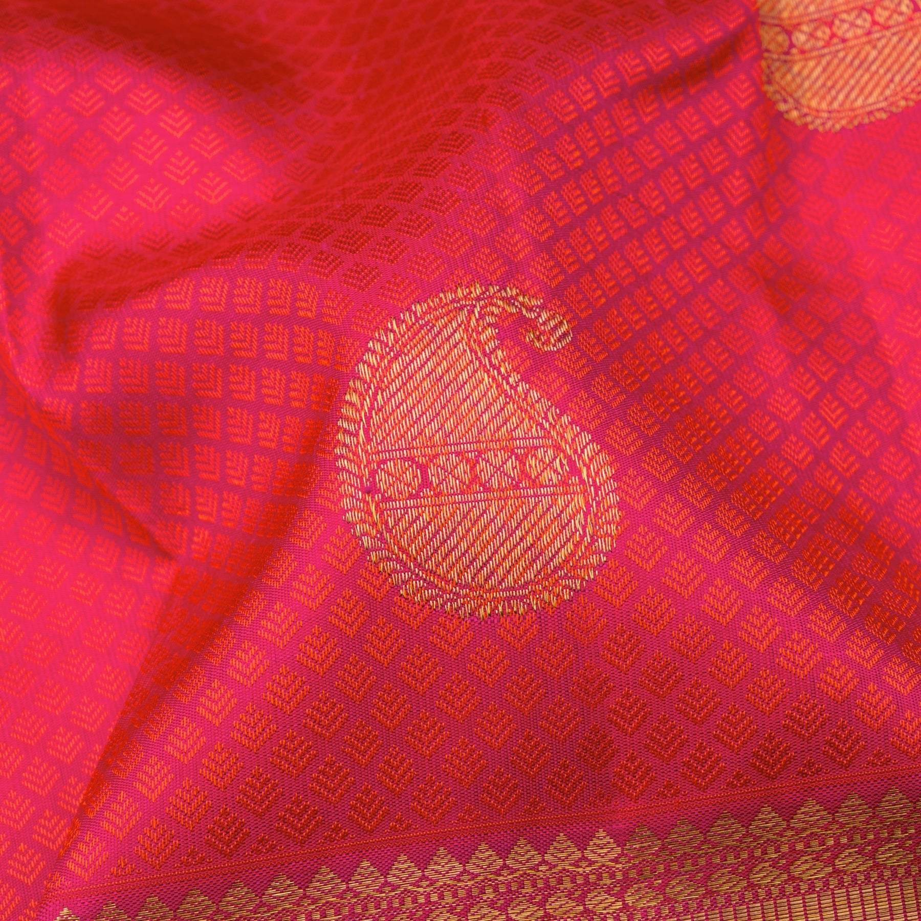 Kanakavalli Kanjivaram Silk Sari 23-599-HS001-04080 - Fabric View