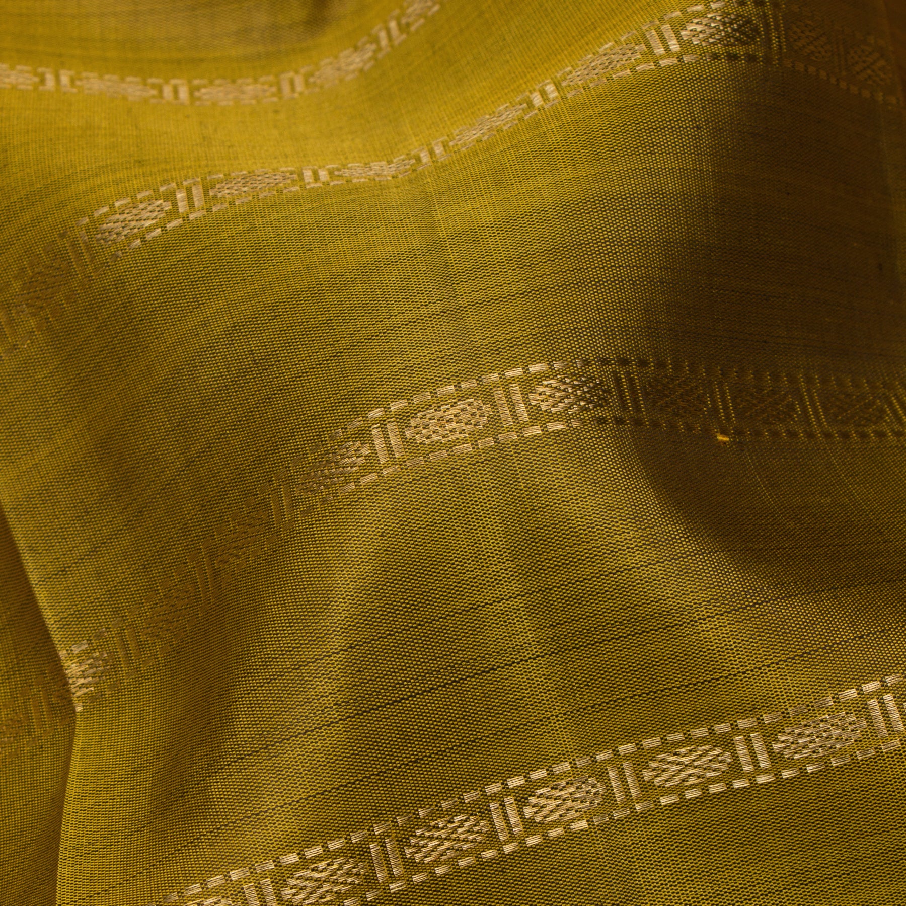 Kanakavalli Kanjivaram Silk Sari 24-040-HS001-08083 - Fabric View
