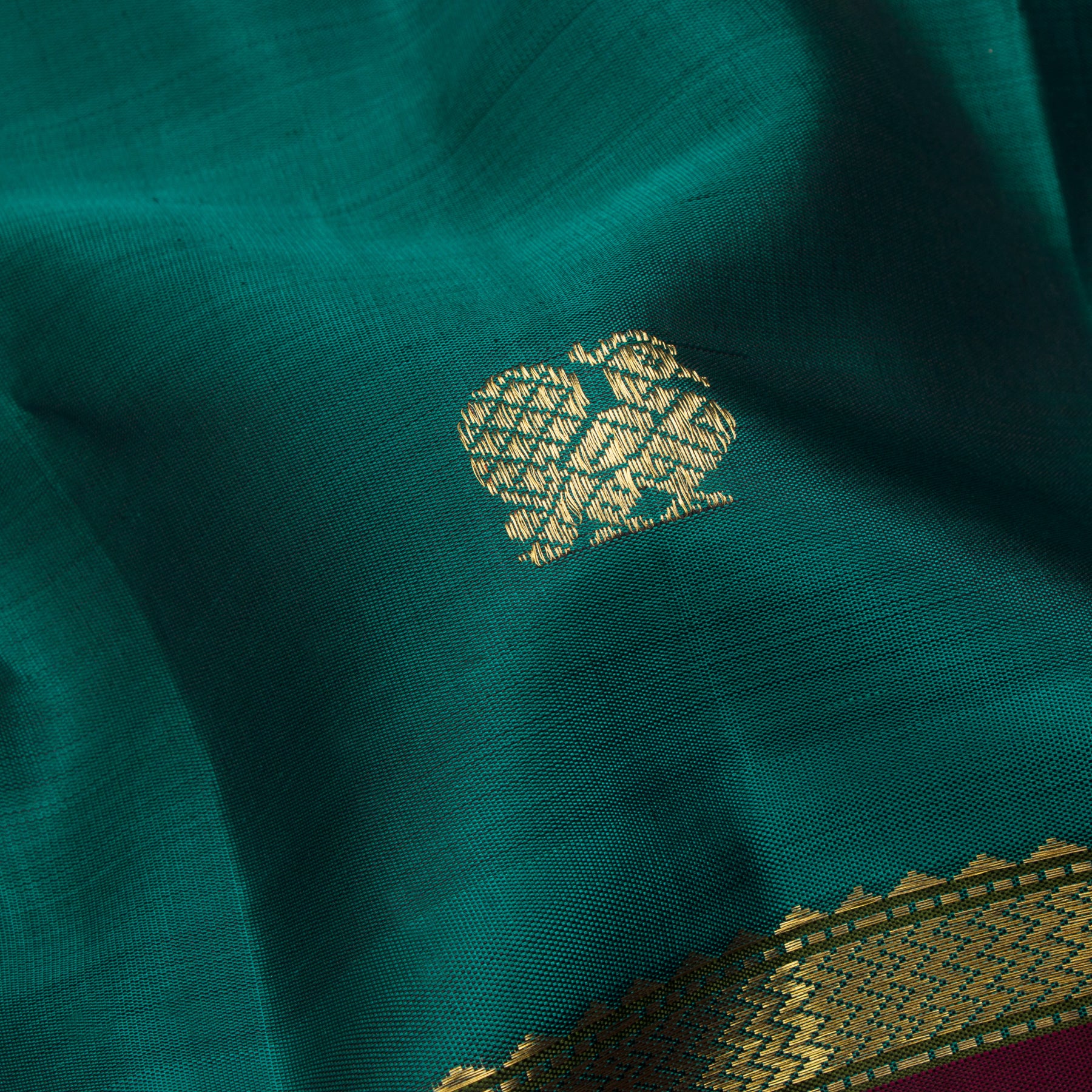 Kanakavalli Kanjivaram Silk Sari 24-040-HS001-13389 - Fabric View