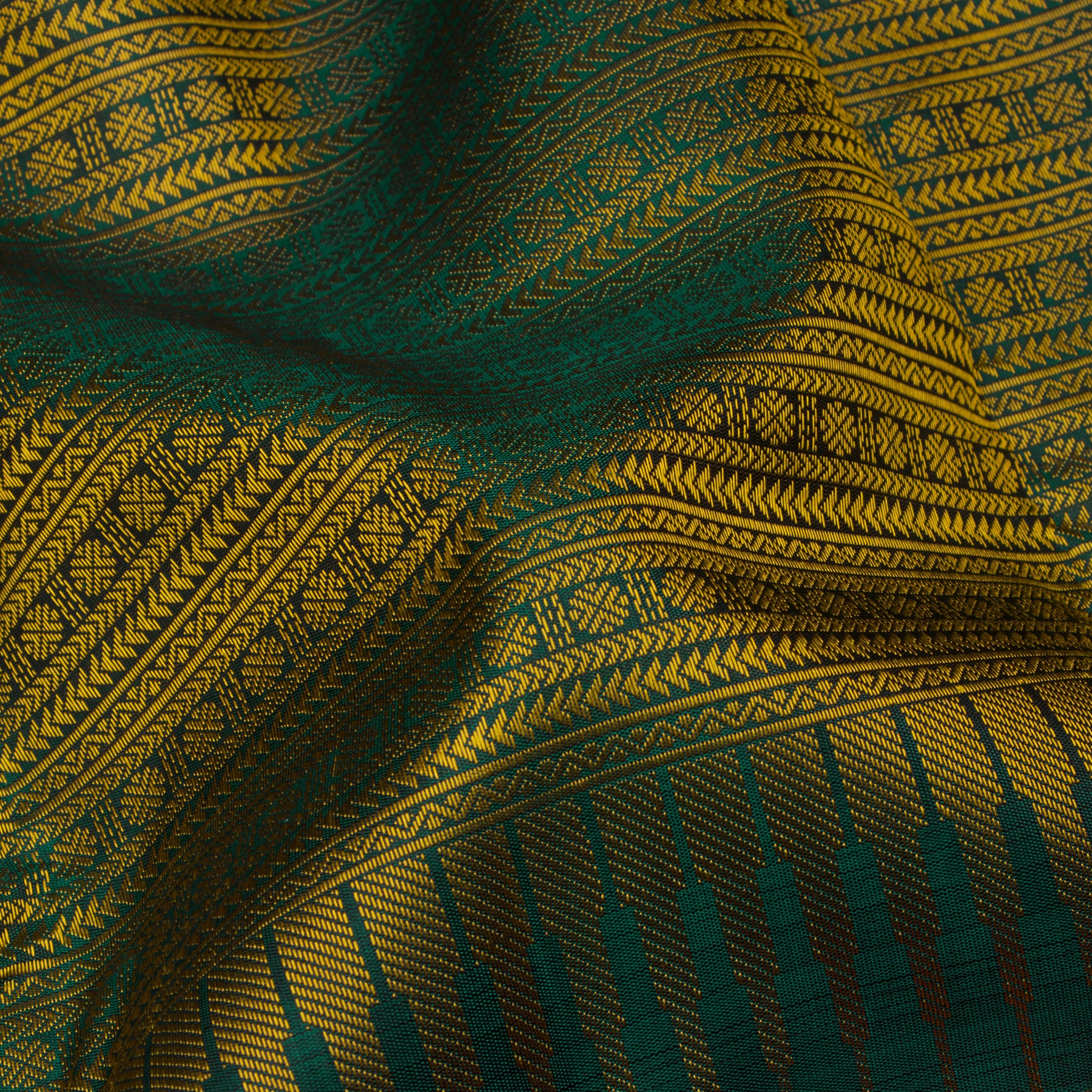 Kanakavalli Kanjivaram Silk Sari 24-110-HS001-00555 - Fabric View