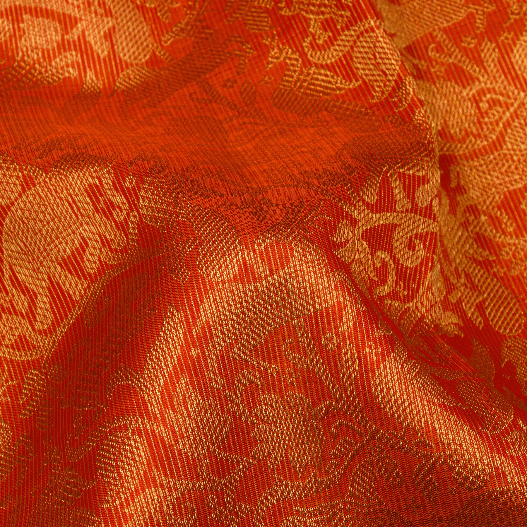 Kanakavalli Kanjivaram Silk Sari 24-110-HS001-00950 - Fabric View
