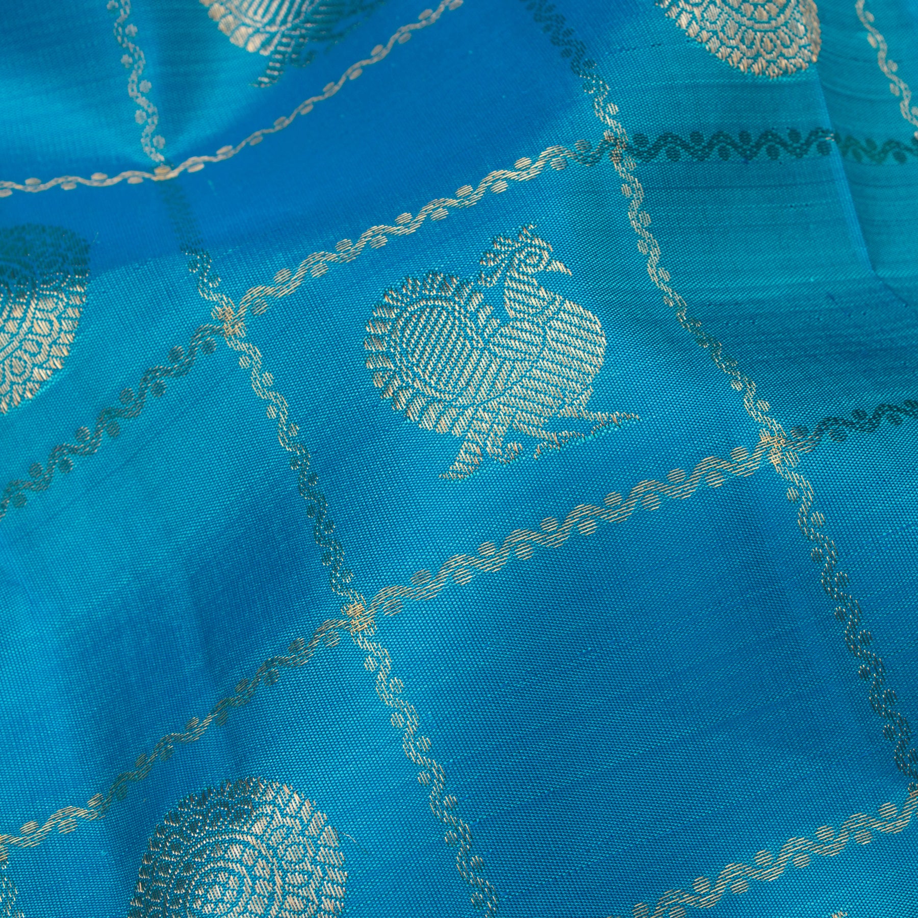 Kanakavalli Kanjivaram Silk Sari 25-110-HS001-02027 - Fabric View