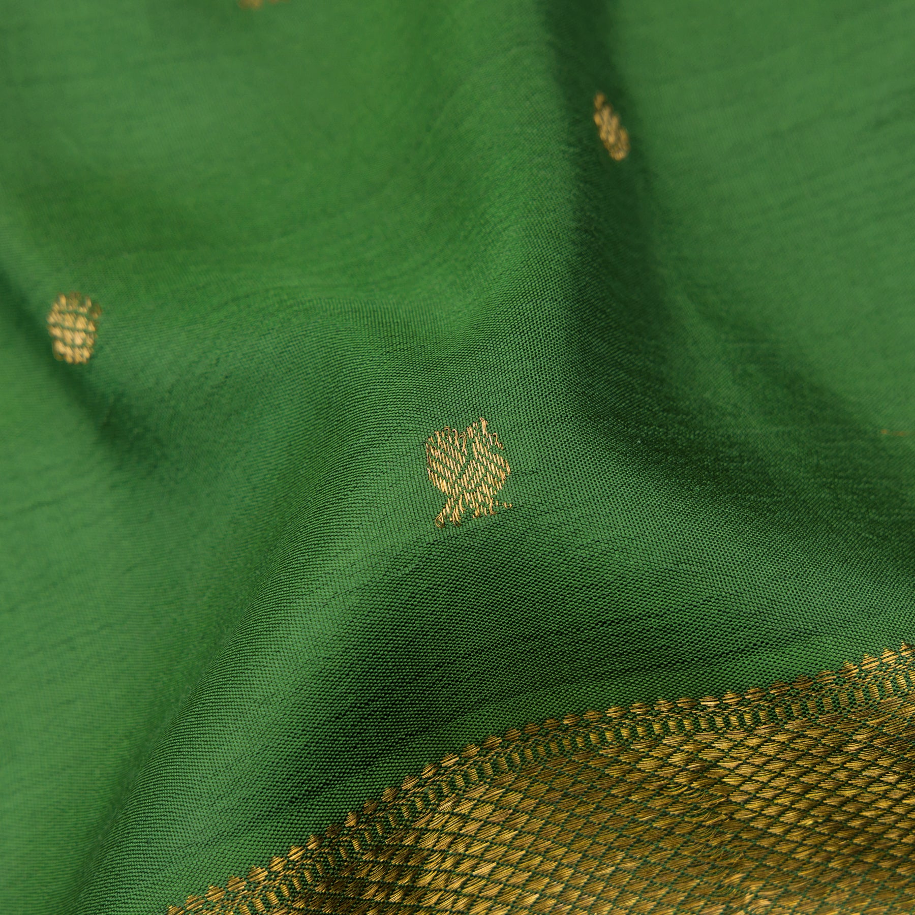 Kanakavalli Kanjivaram Silk Sari 24-110-HS001-03442 - Fabric View