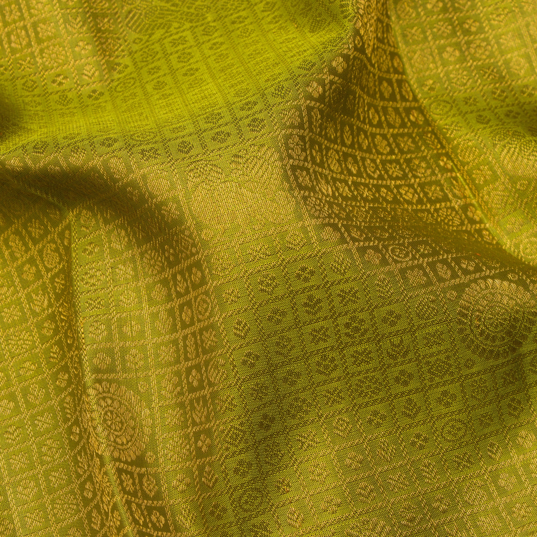 Kanakavalli Kanjivaram Silk Sari 24-110-HS001-06858 - Fabric View