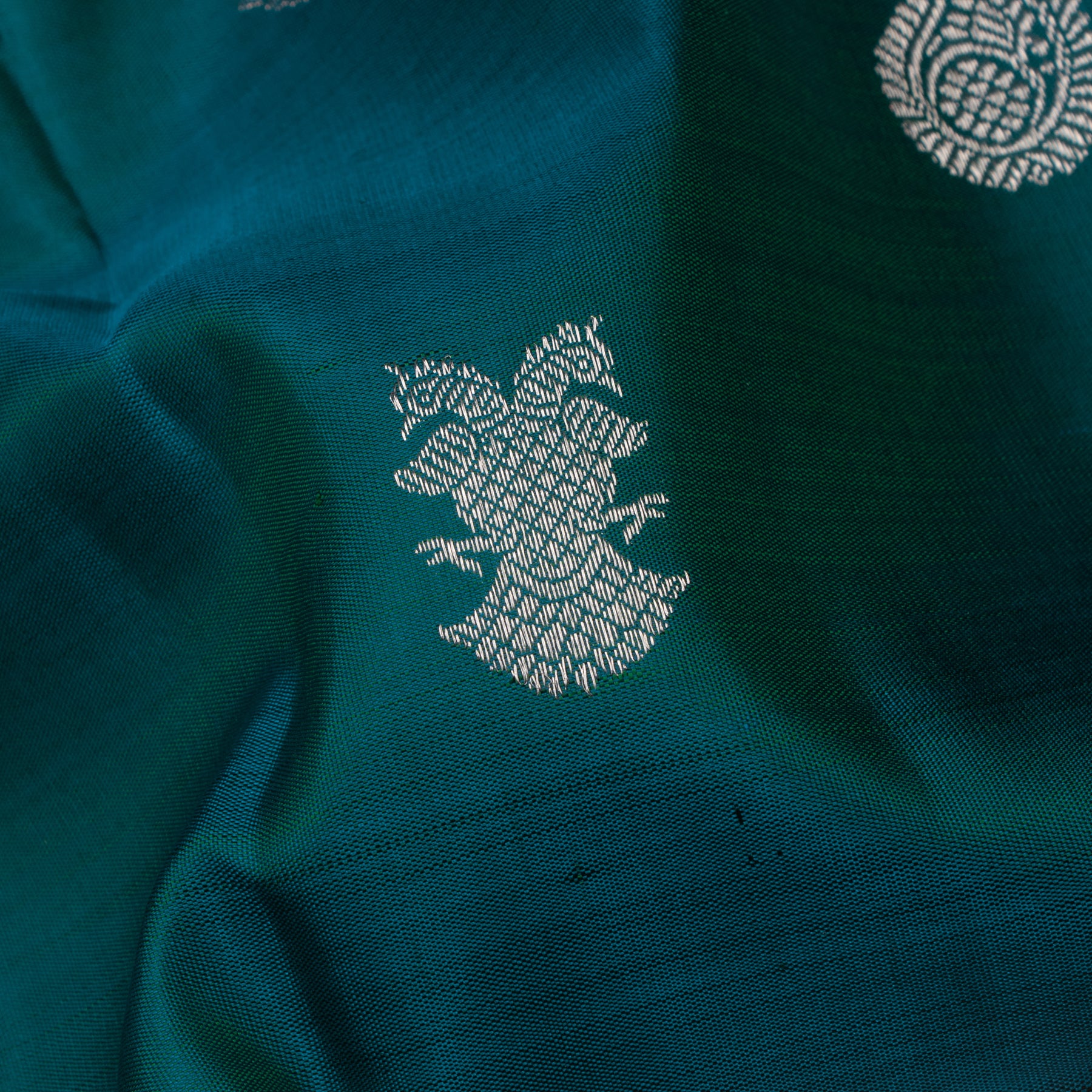 Kanakavalli Kanjivaram Silk Sari 24-110-HS001-10279 - Fabric View
