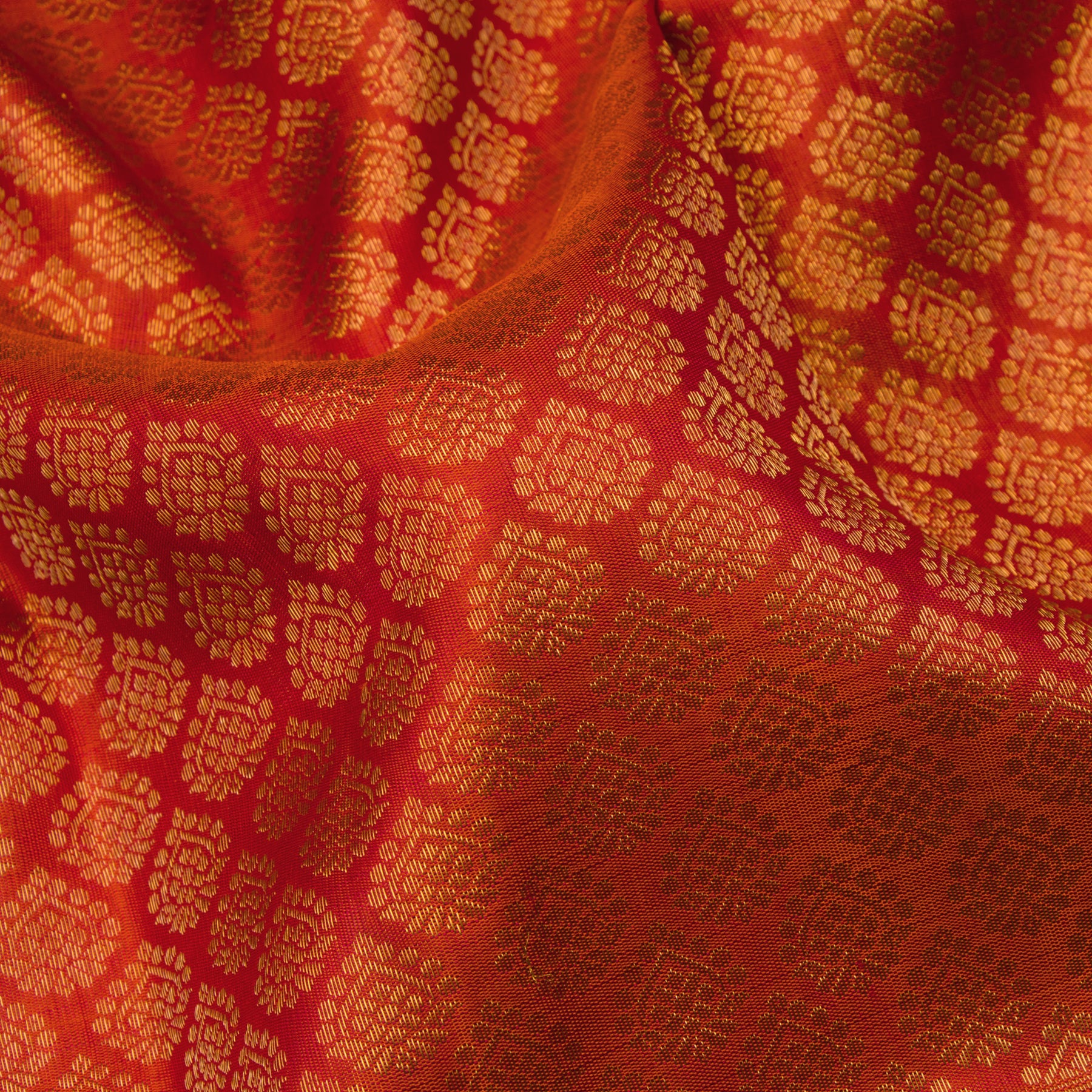Kanakavalli Kanjivaram Silk Sari 24-110-HS001-12004 - Fabric View
