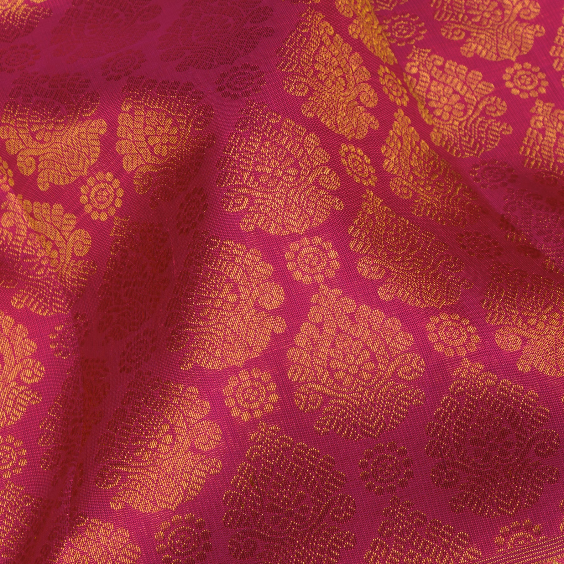 Kanakavalli Kanjivaram Silk Sari 24-110-HS001-12090 - Fabric View