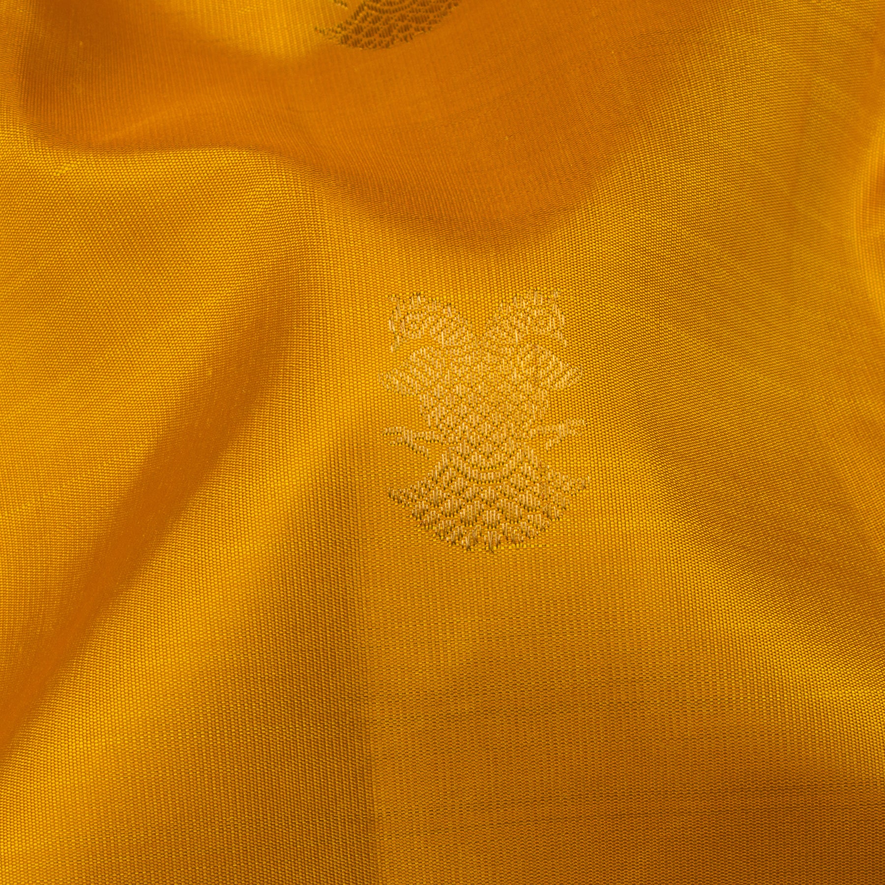 Kanakavalli Kanjivaram Silk Sari 24-110-HS001-13023 - Fabric View