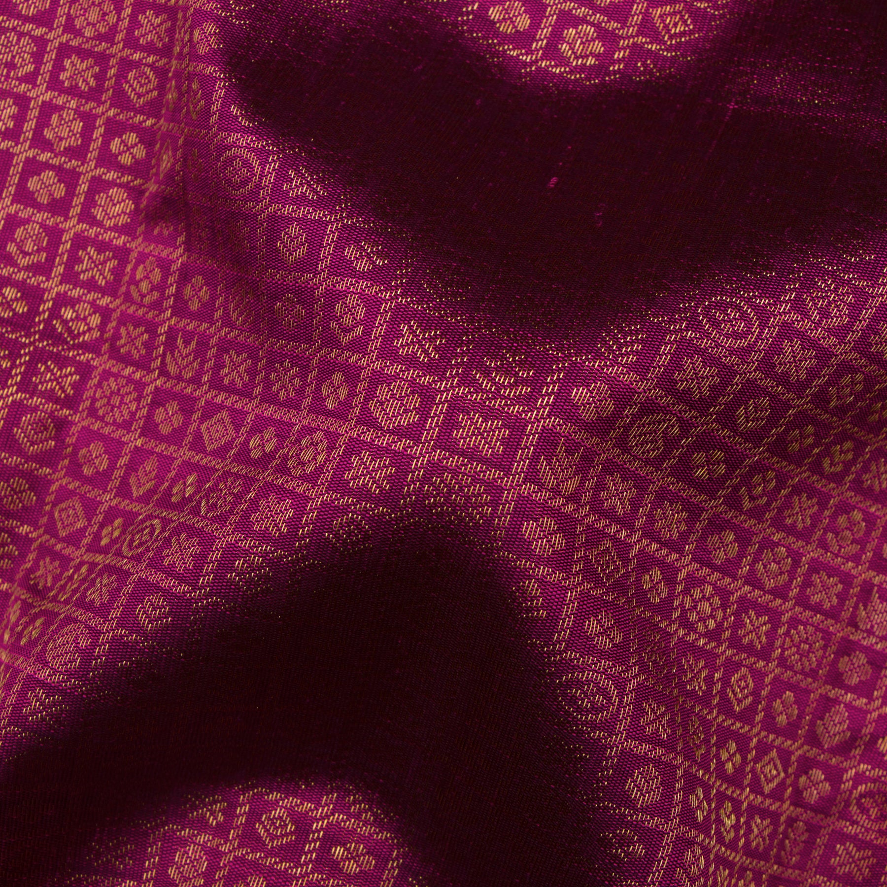 Kanakavalli Kanjivaram Silk Sari 24-110-HS001-13974 - Fabric View