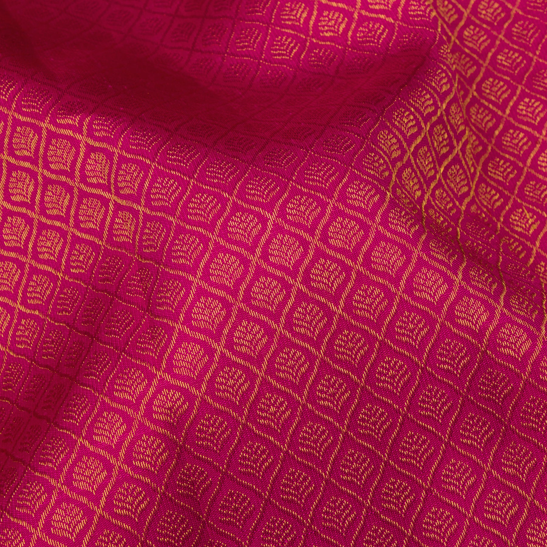 Kanakavalli Kanjivaram Silk Sari 24-110-HS001-13978 - Fabric View